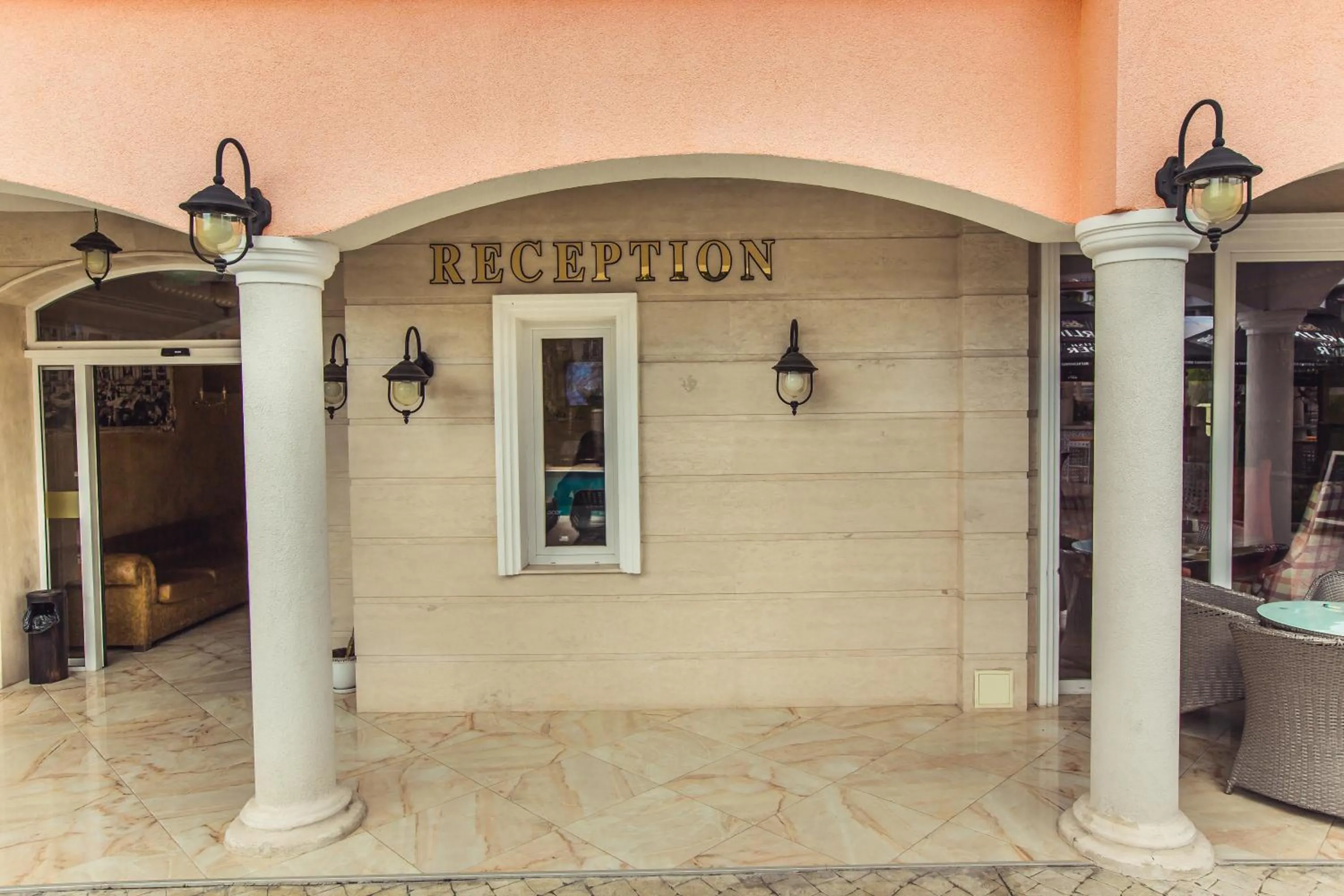 Lobby or reception in Avenue Deluxe Hotel