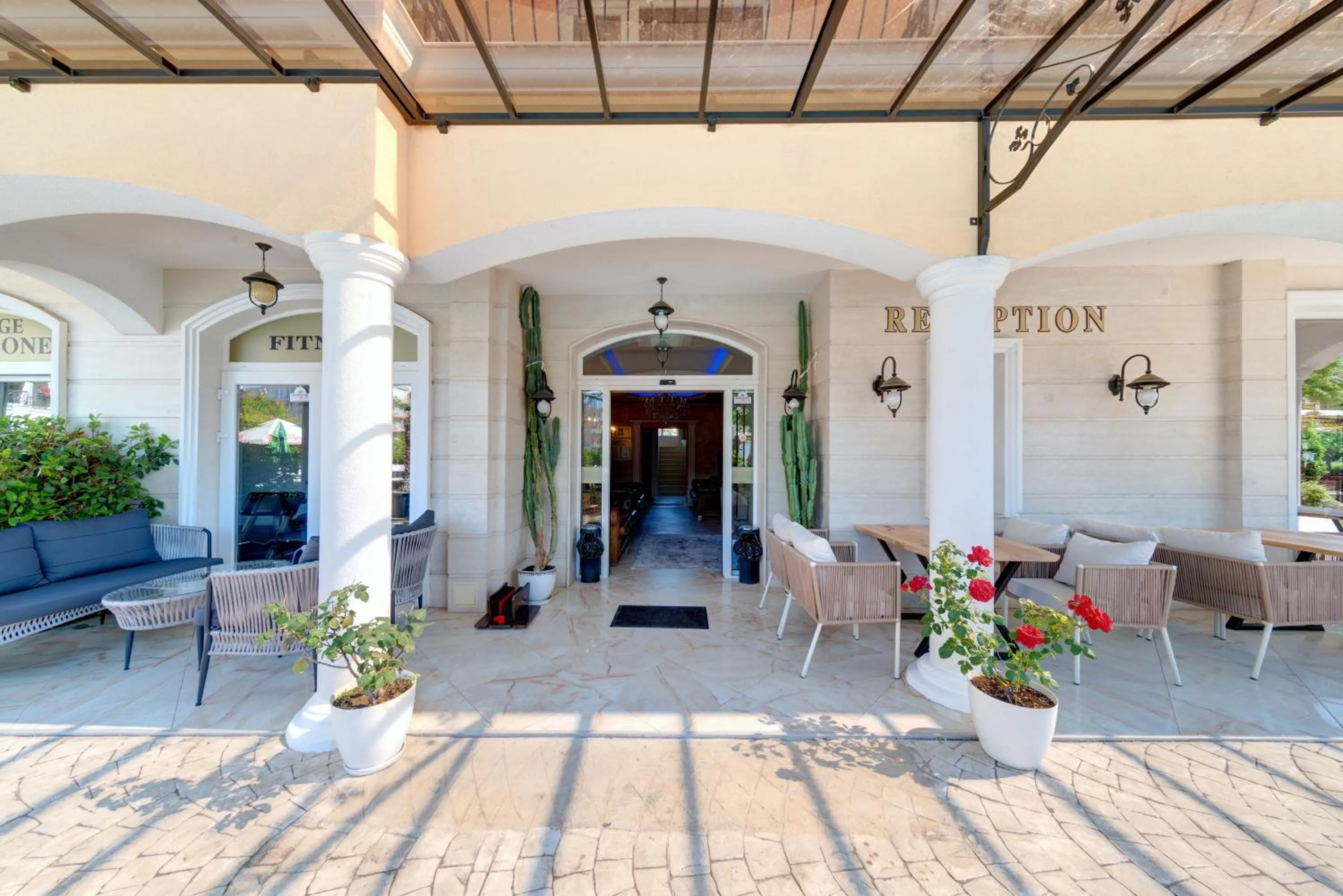 Property building in Avenue Deluxe Hotel