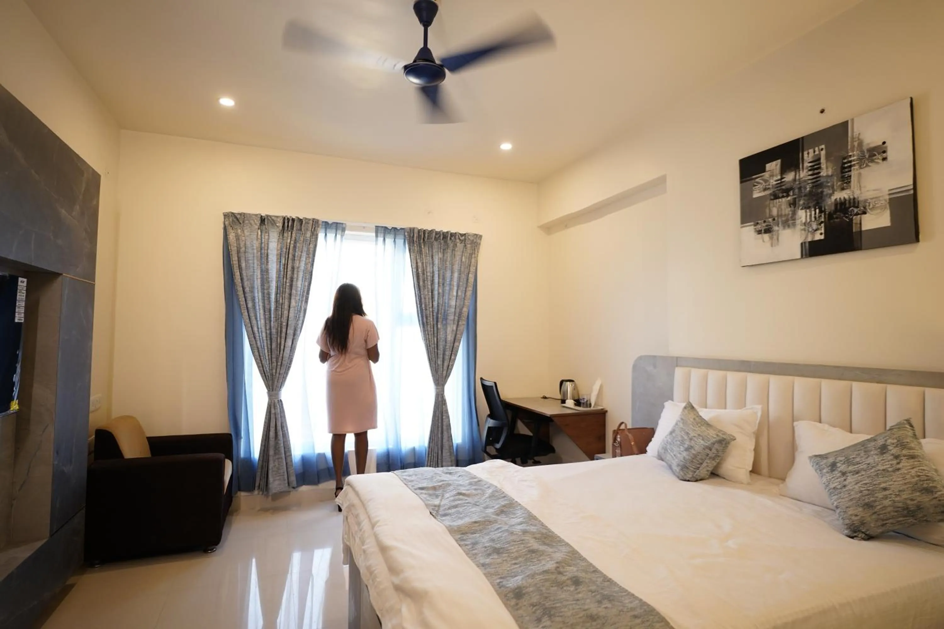 Bed in DrizzleDrop Inn Chennai