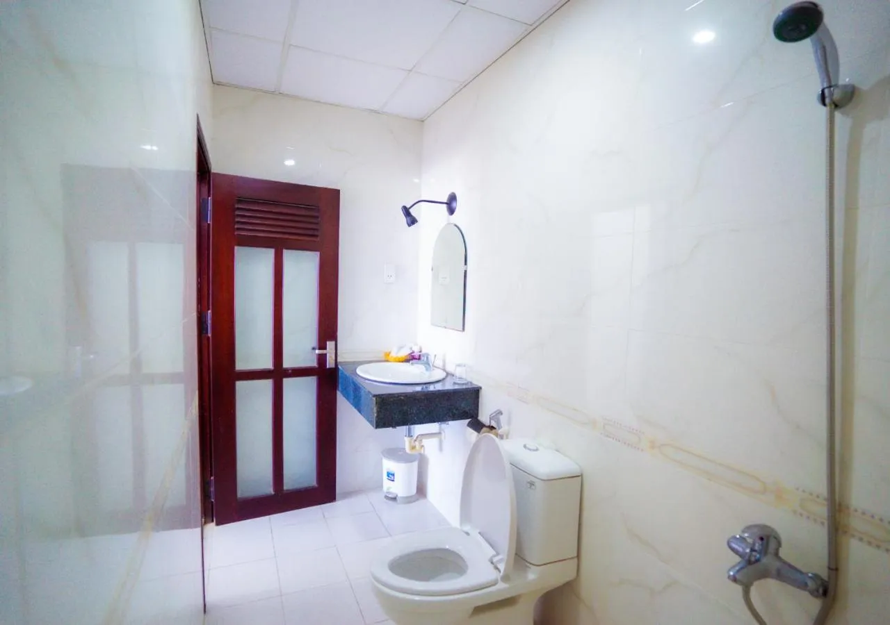 Shower in Lotus Rock Hotel Đà Nẵng