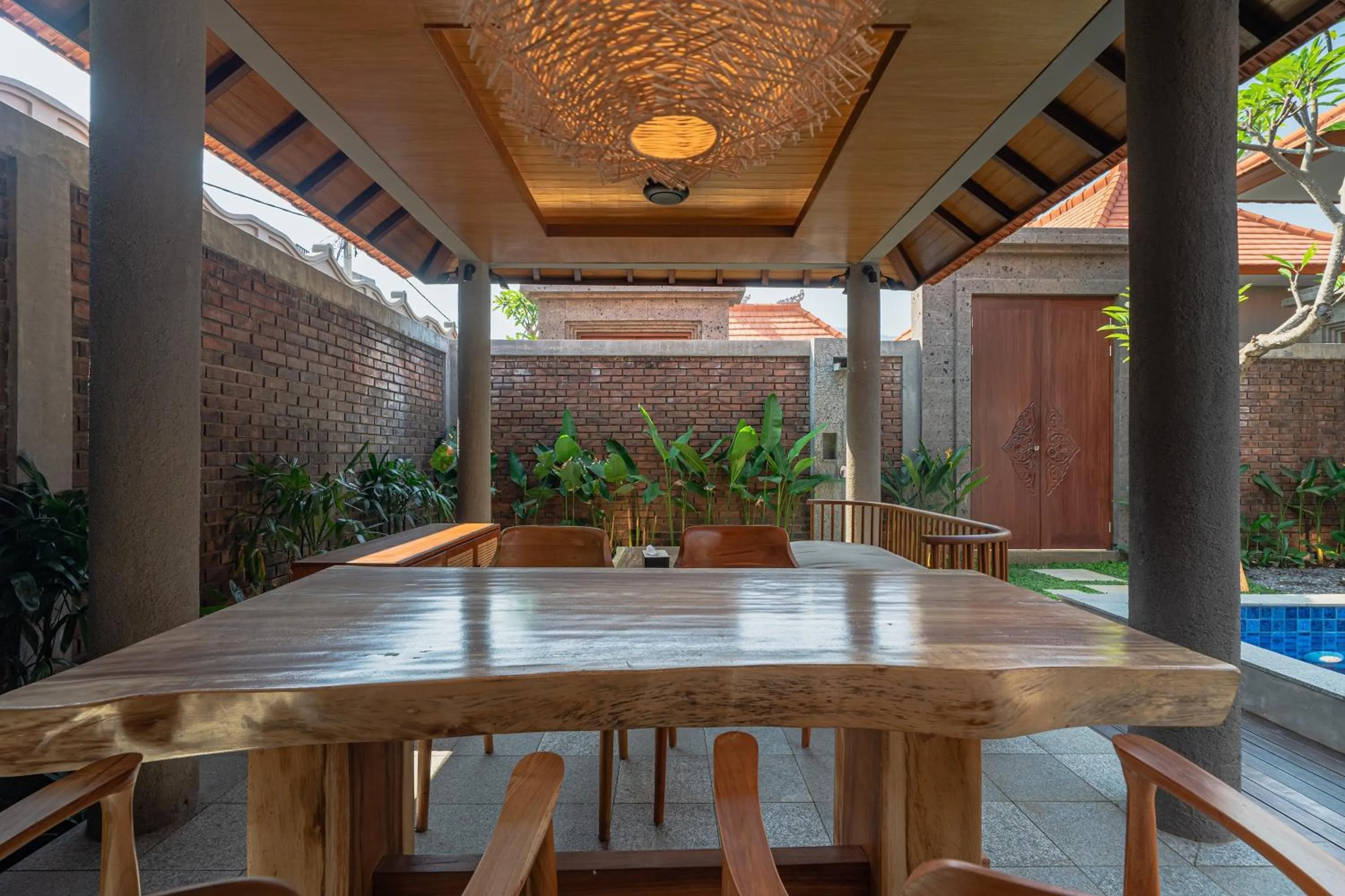 Dining area in Serenia Villas Amed