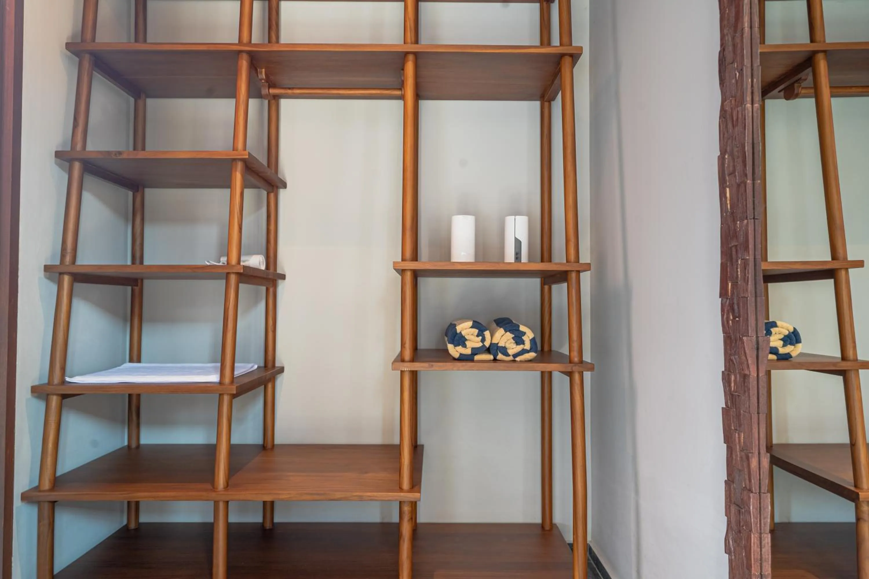 wardrobe in Serenia Villas Amed