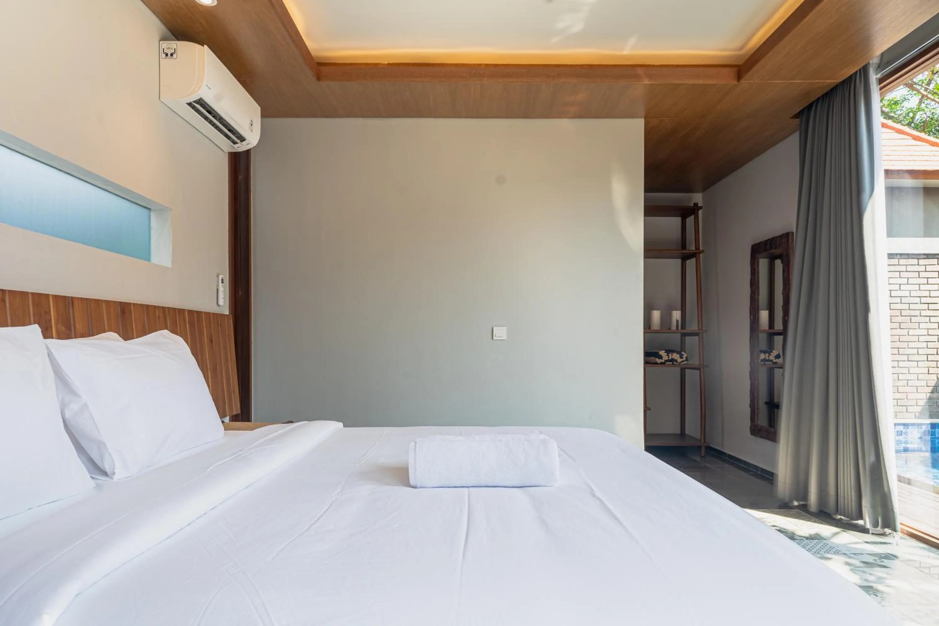 Bed in Serenia Villas Amed