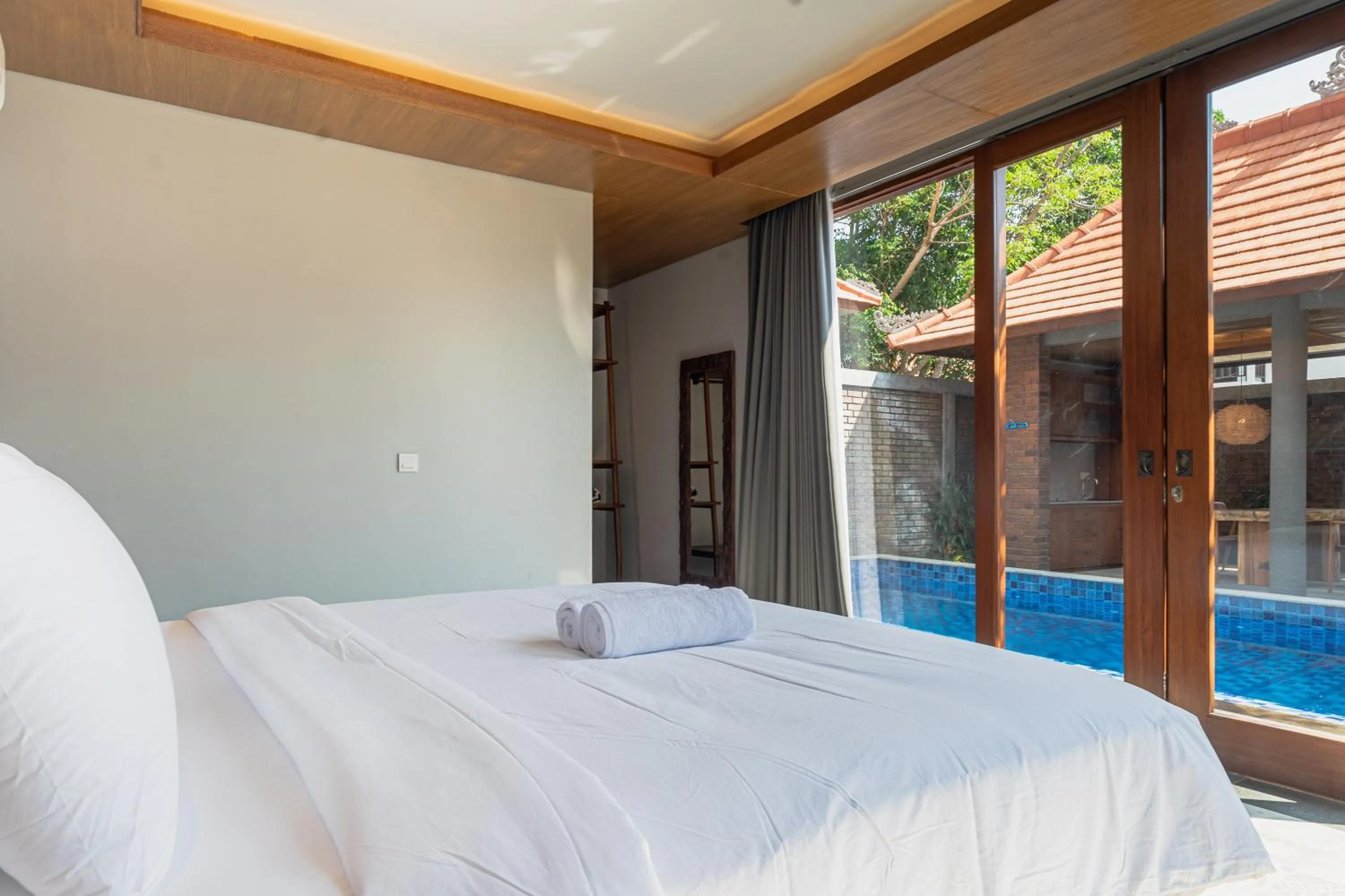 Bed in Serenia Villas Amed