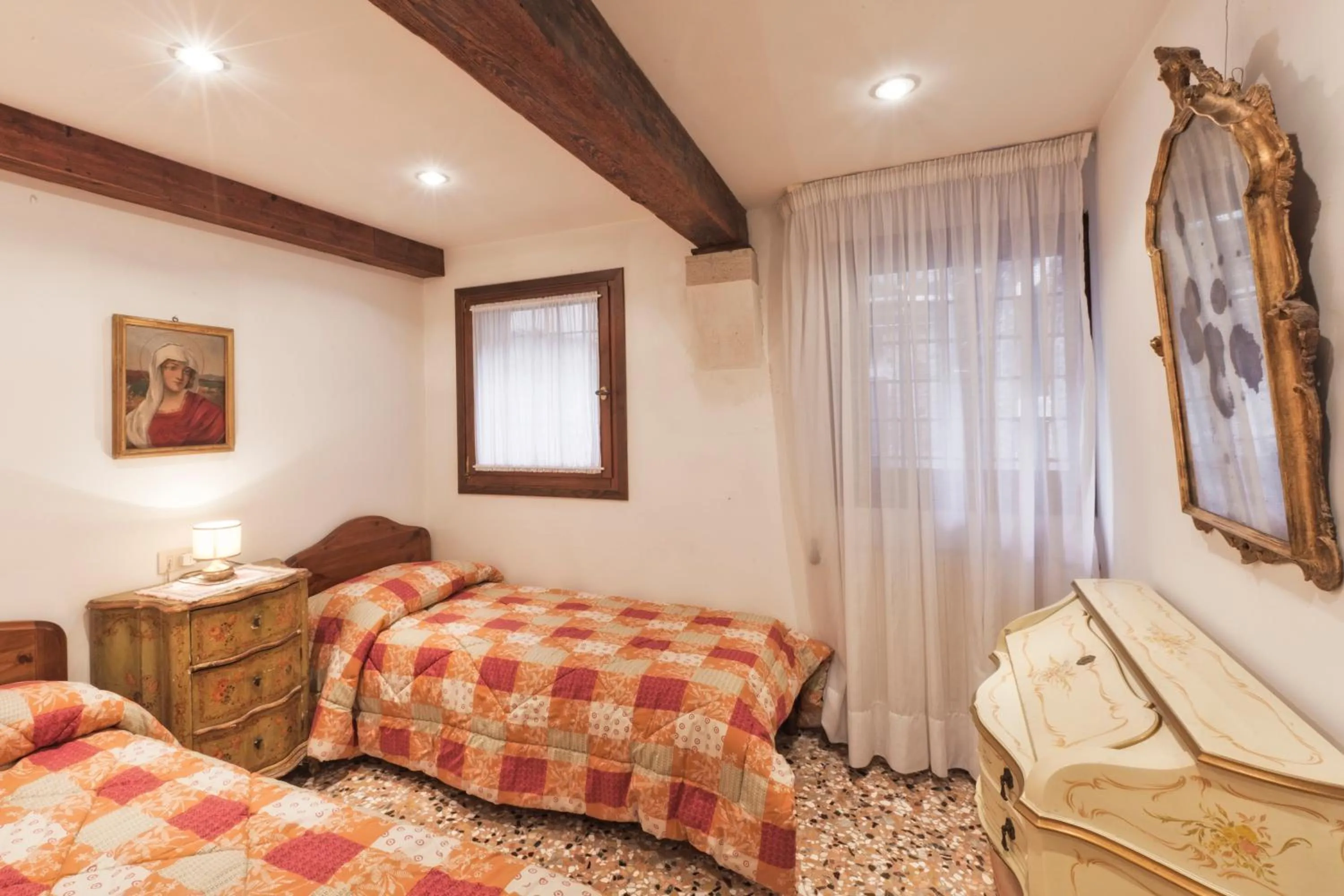 Bedroom, Bed in Palazzetto San Lio, Rialto