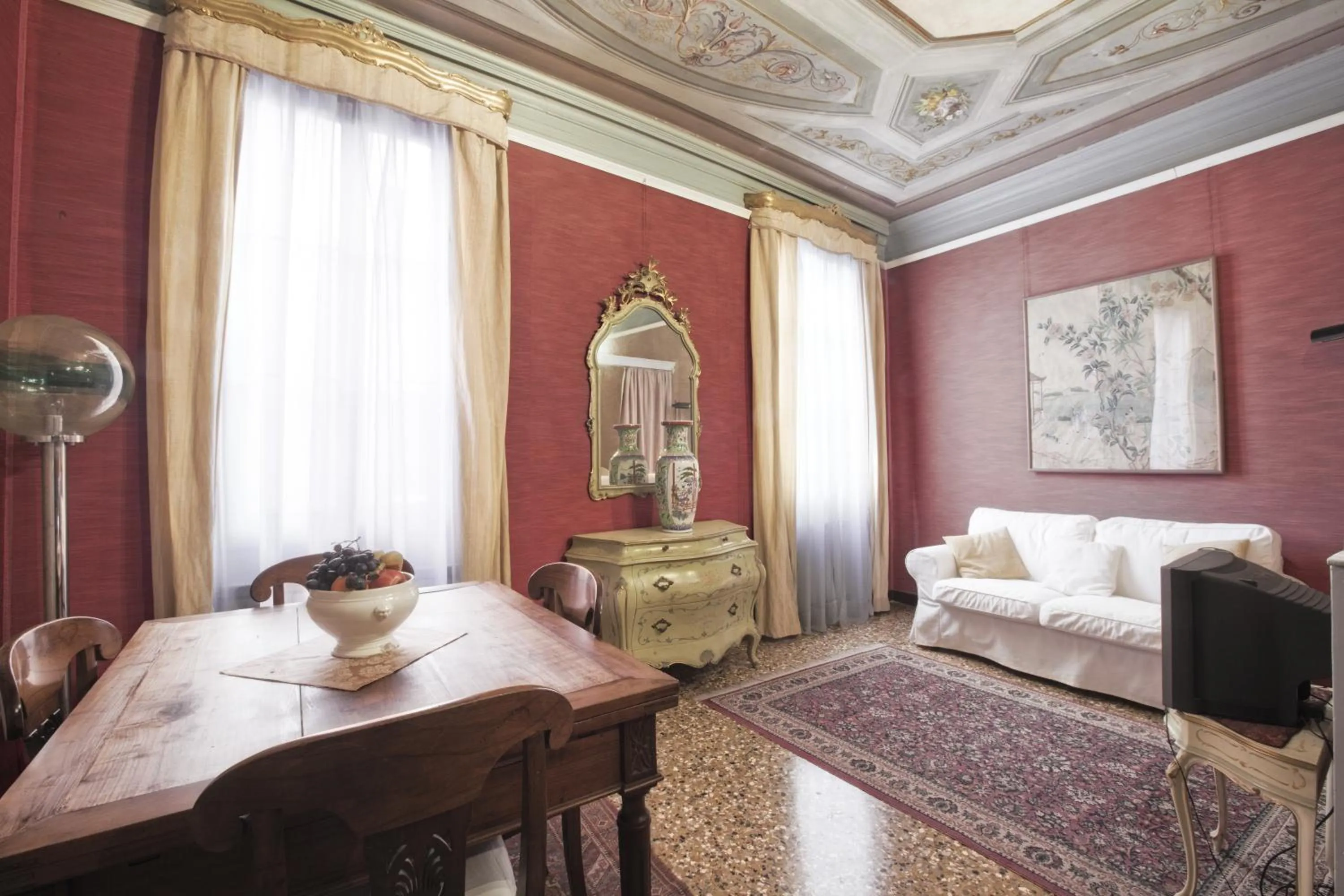 Living room, Bed in Palazzetto San Lio, Rialto
