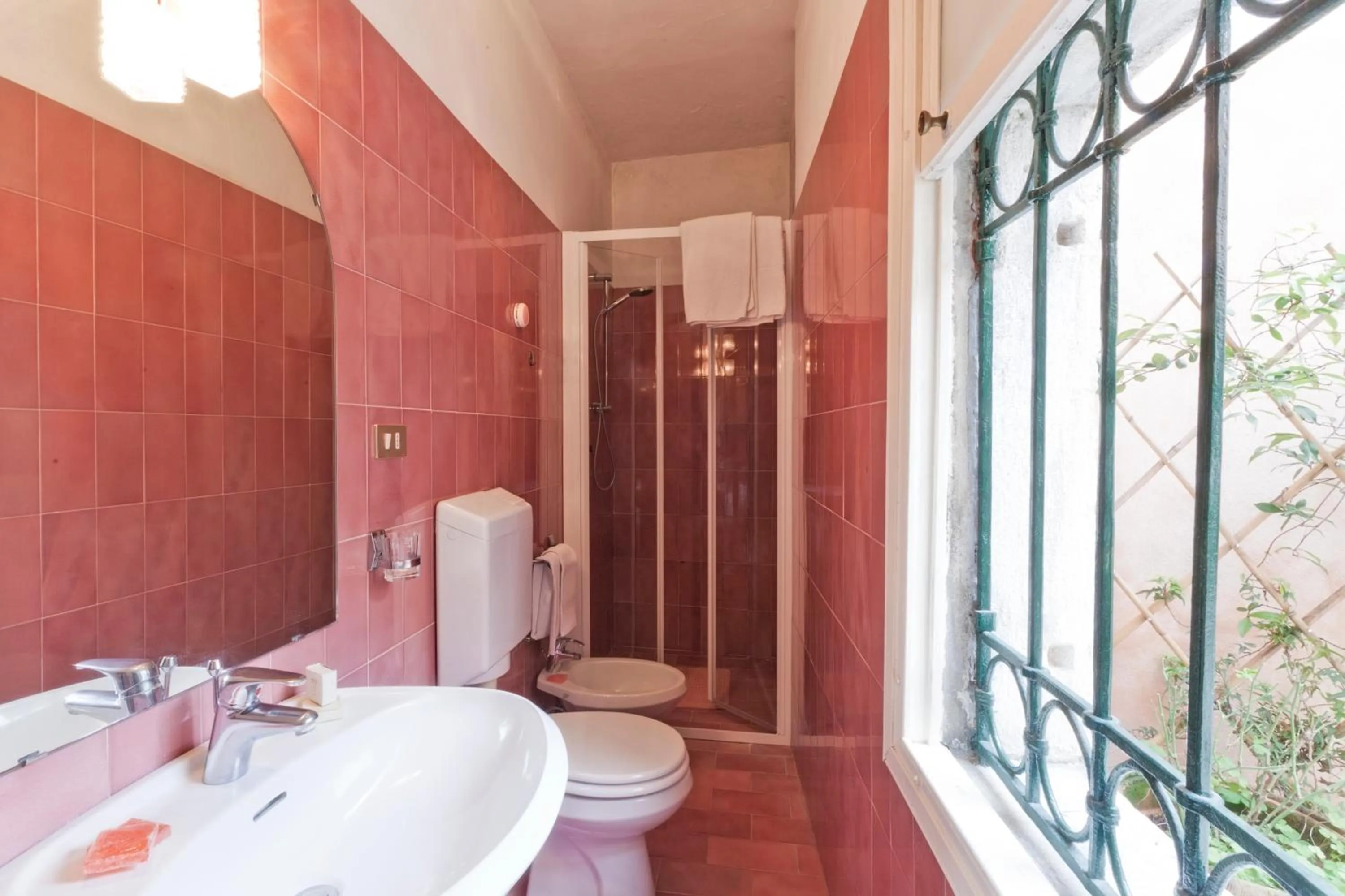 Shower in Palazzetto San Lio, Rialto