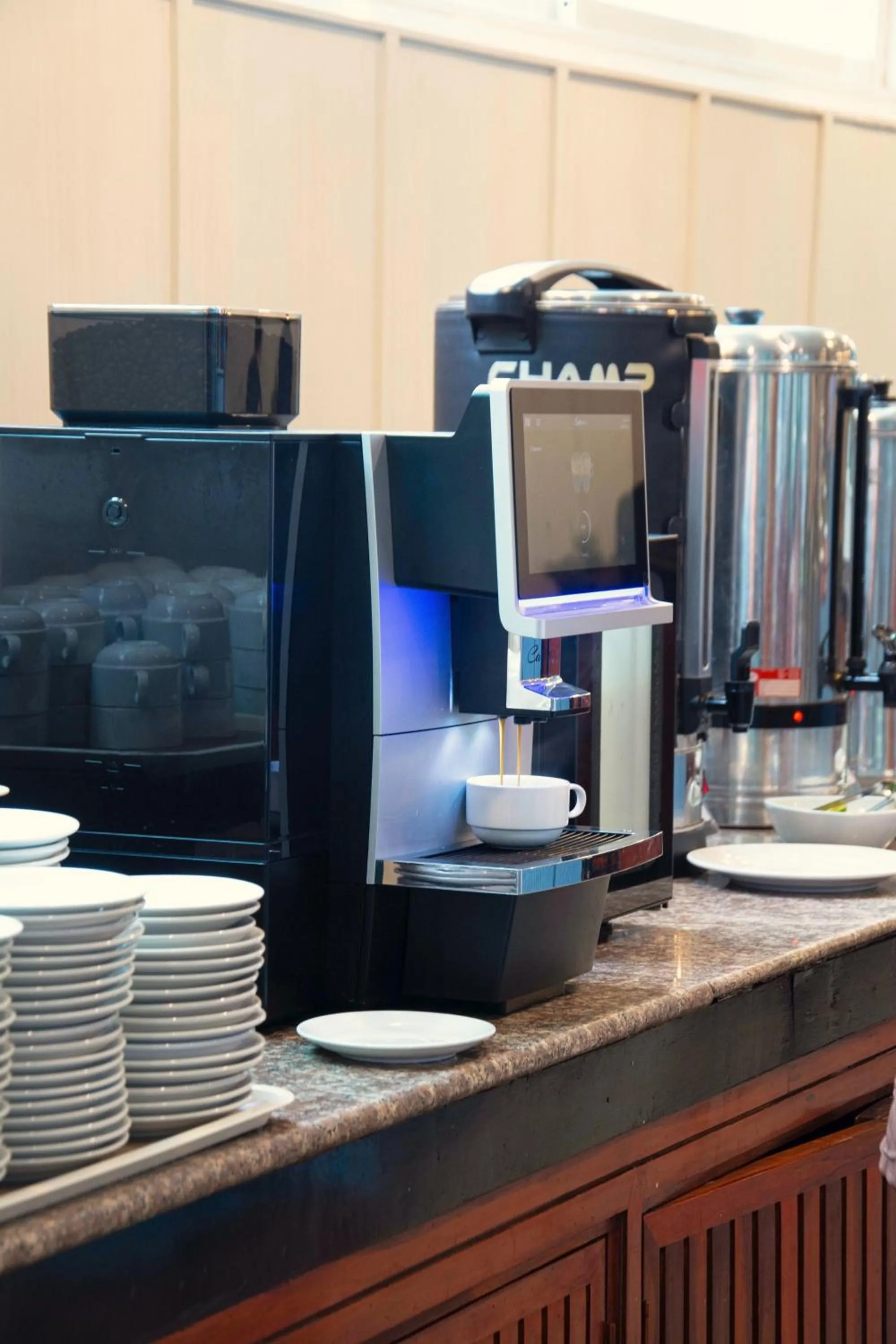 Breakfast in Elite Suites Patong