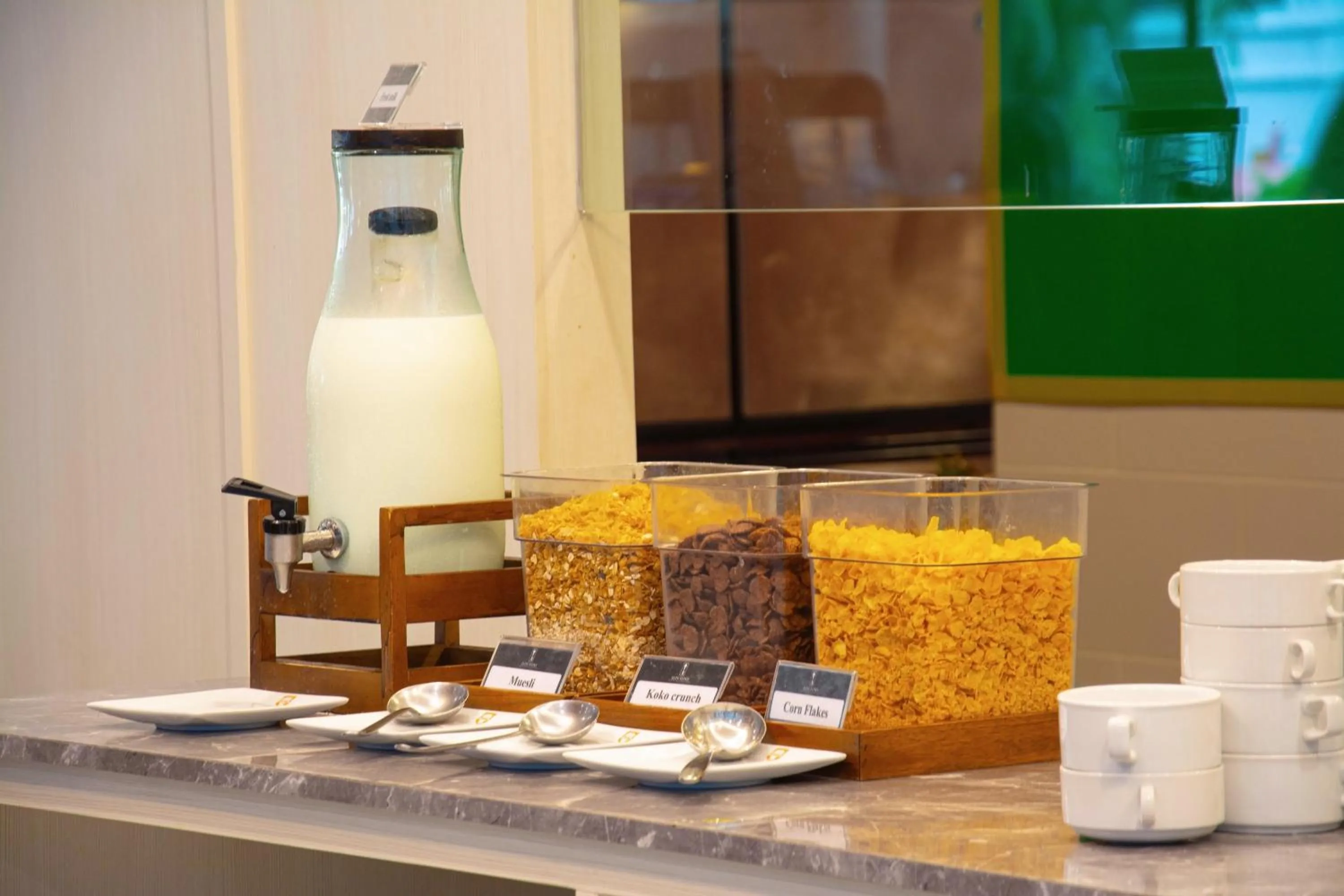 Breakfast in Elite Suites Patong