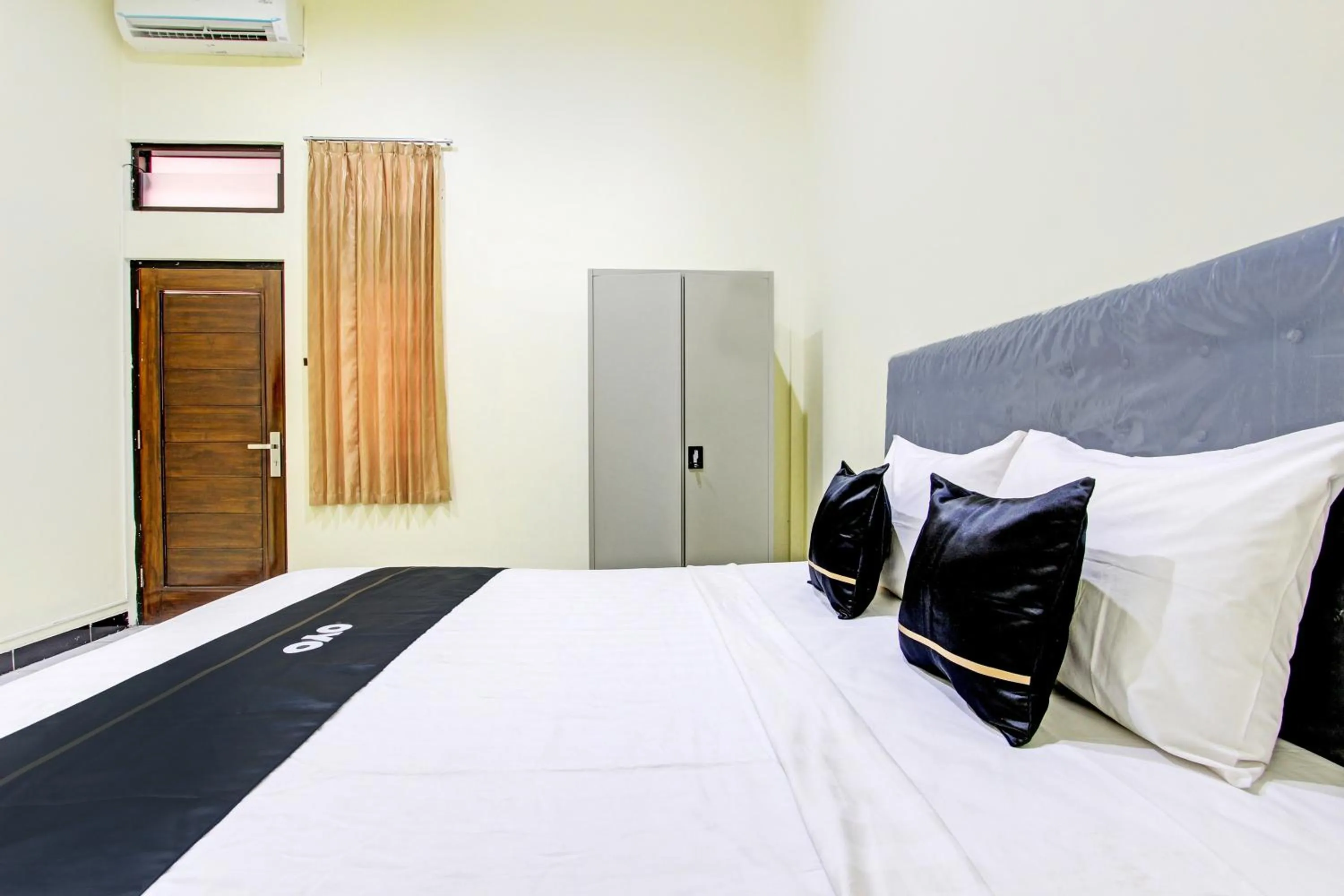 Bedroom in Super OYO Capital O 93204 Hotel Mulia Dua Syariah