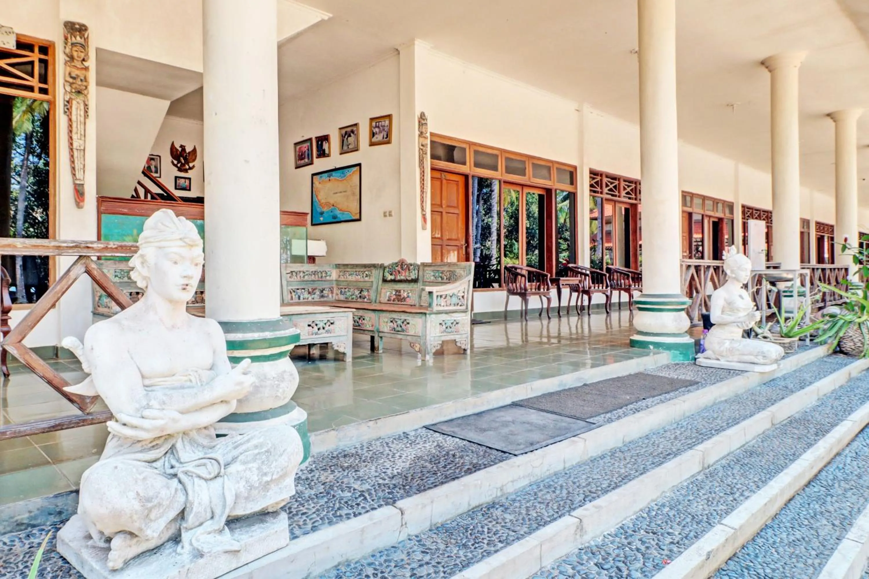 Lobby or reception in Capital O 93236 Hotel Hapel Negara