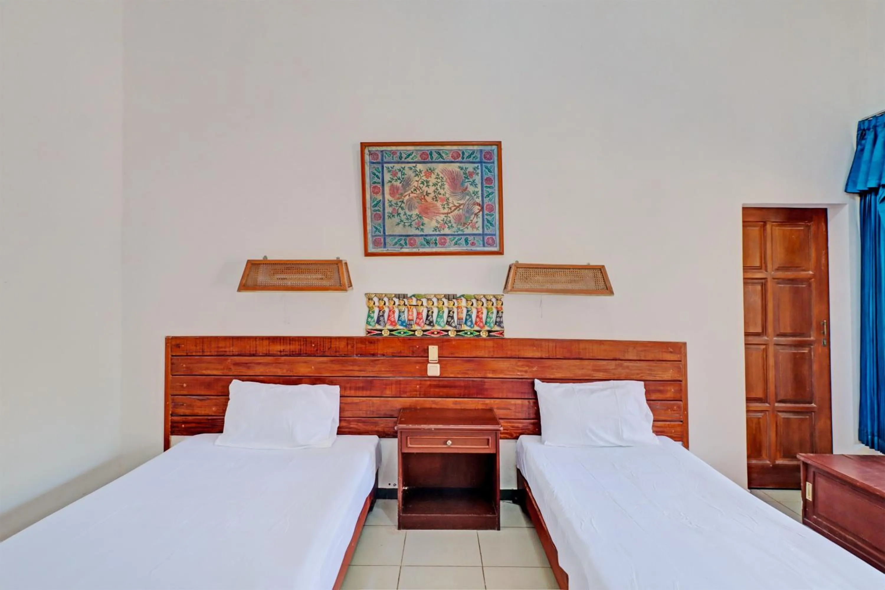 Bedroom, Bed in Capital O 93236 Hotel Hapel Negara