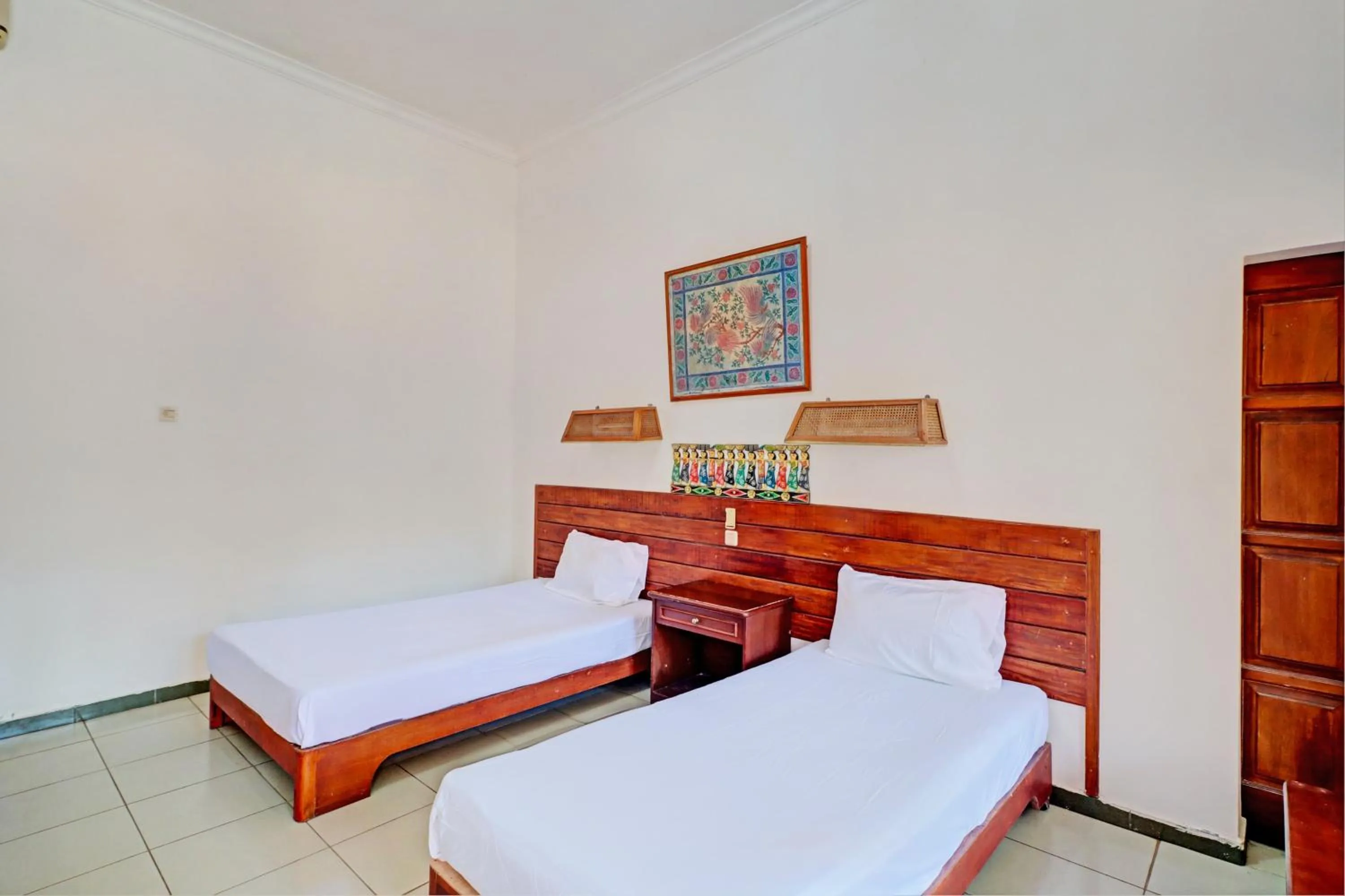 Bedroom, Bed in Capital O 93236 Hotel Hapel Negara