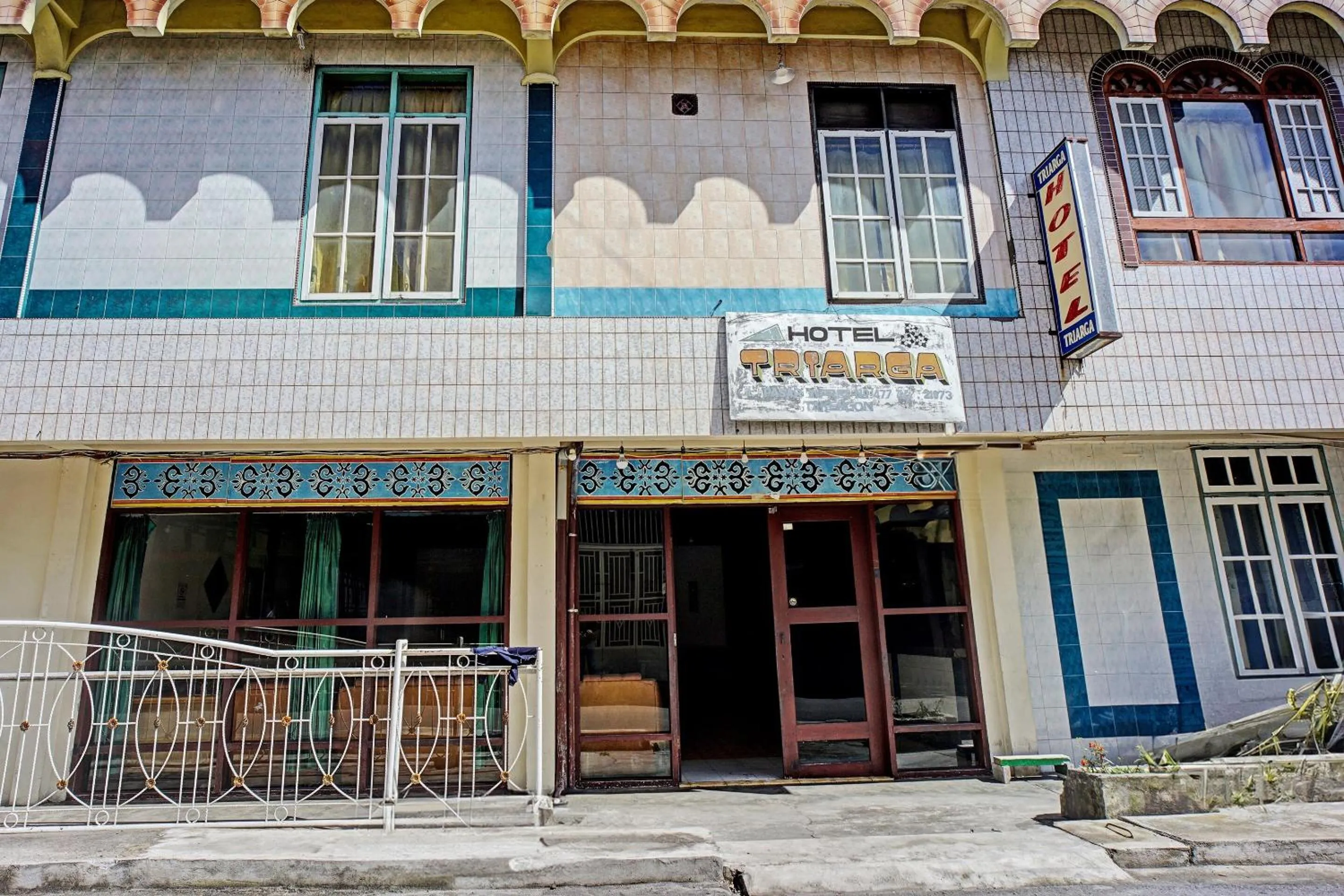 Facade/entrance in Hotel O Triarga