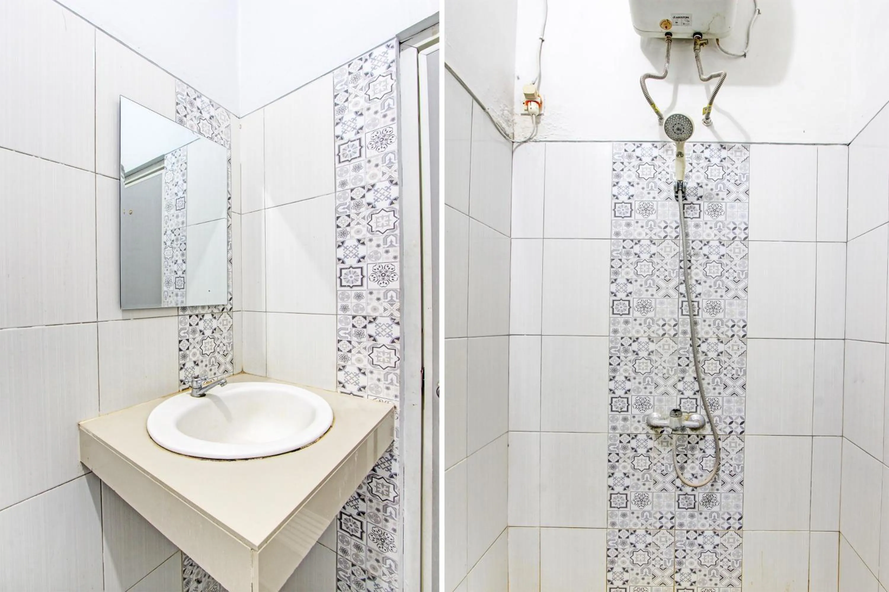 Bathroom in Super OYO Capital O 93240 Candra Dewi Hotel