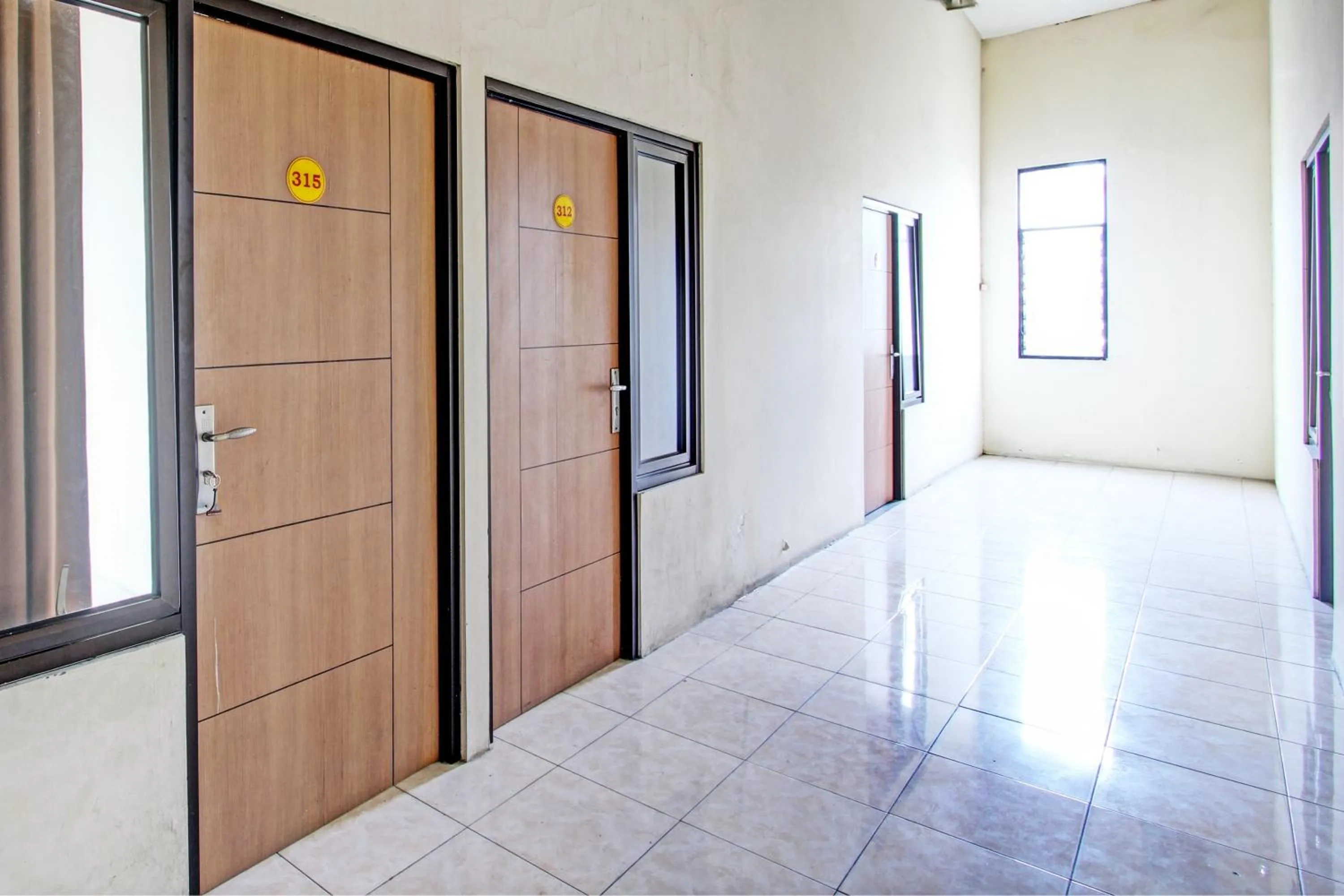 Lobby or reception in Capital O 93244 Angkasa Inn