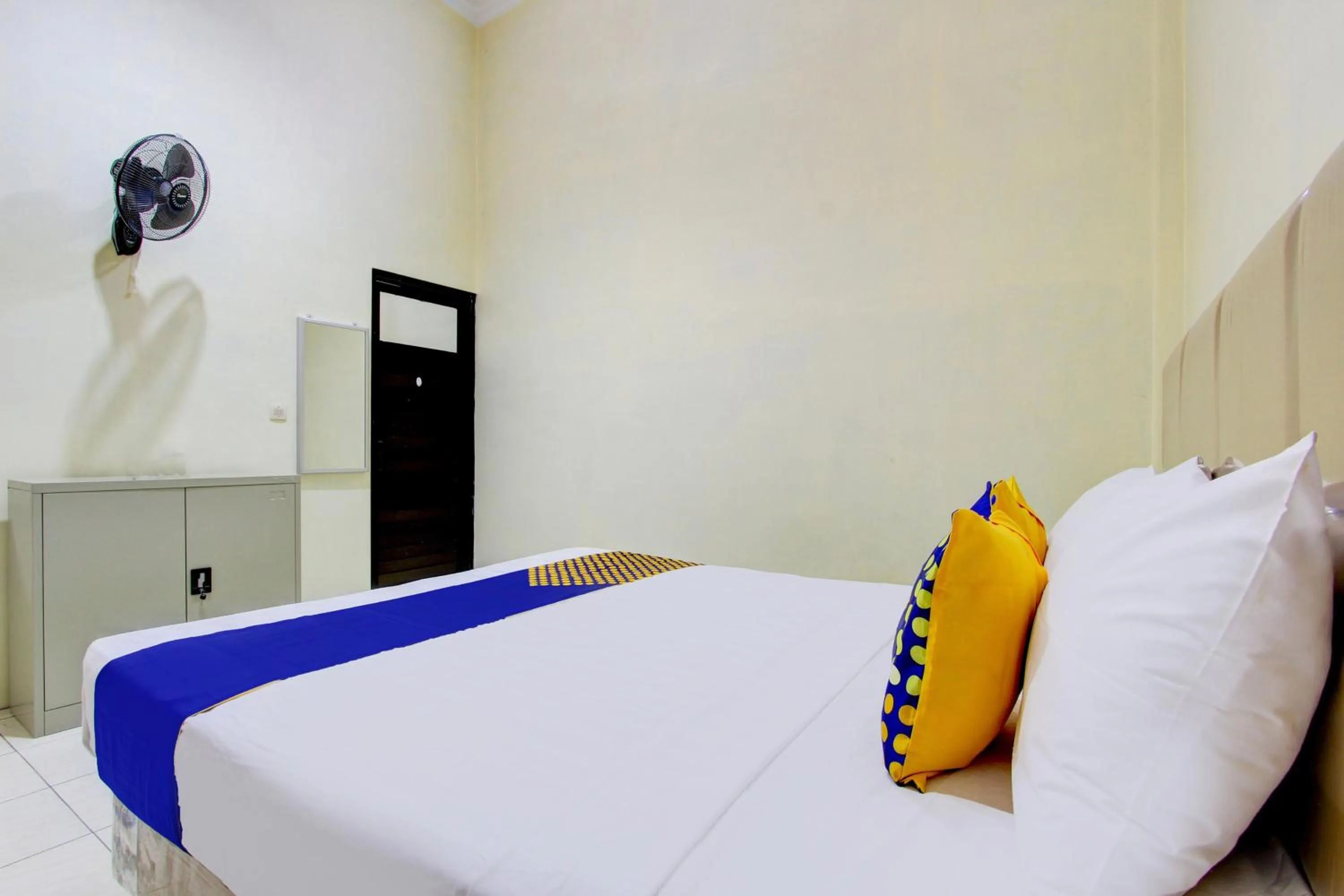 Bedroom, Bed in Hotel O Guest House Mulia Dua Syariah