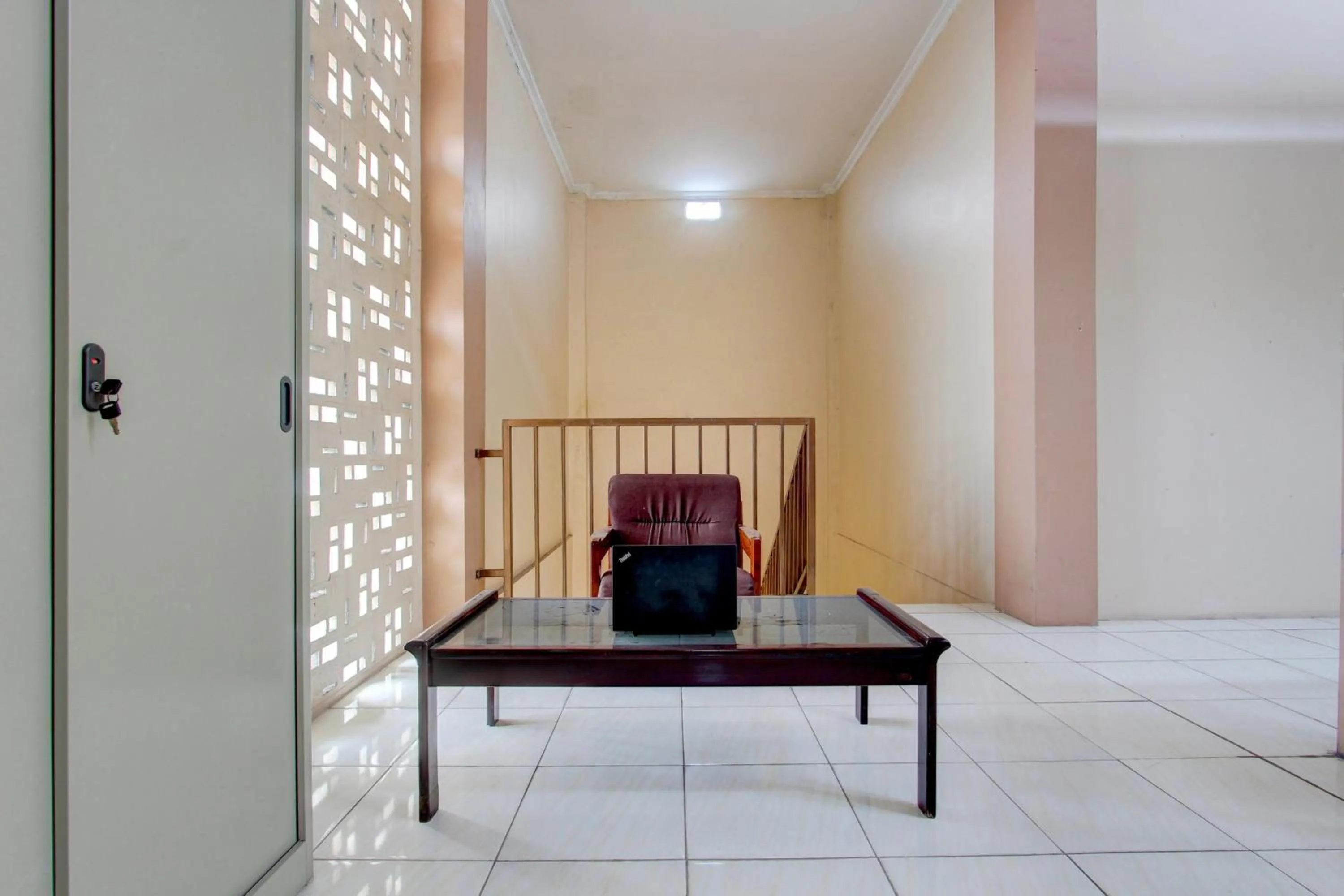 Lobby or reception in Hotel O Guest House Mulia Dua Syariah