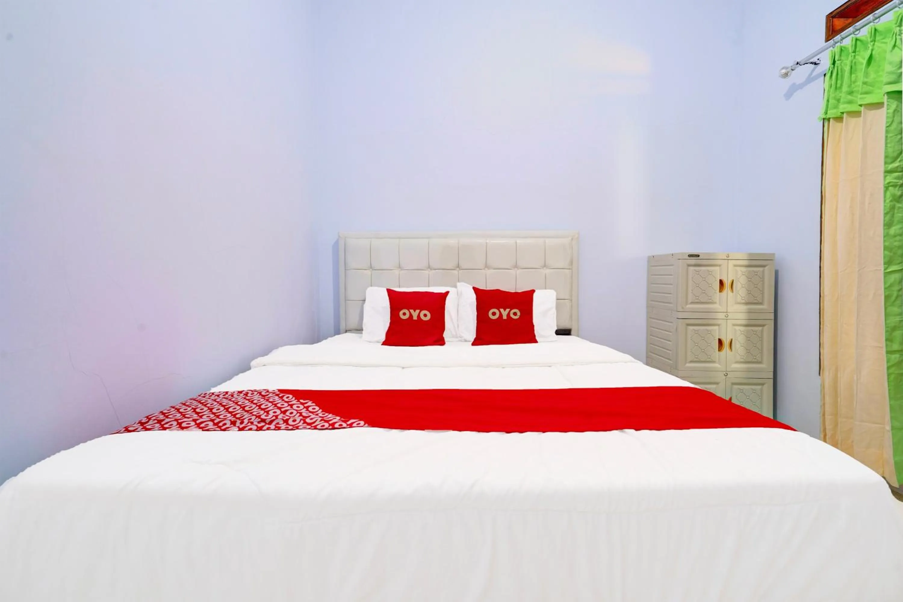 Bedroom, Bed in Hotel O Wisma Jasmine Syariah