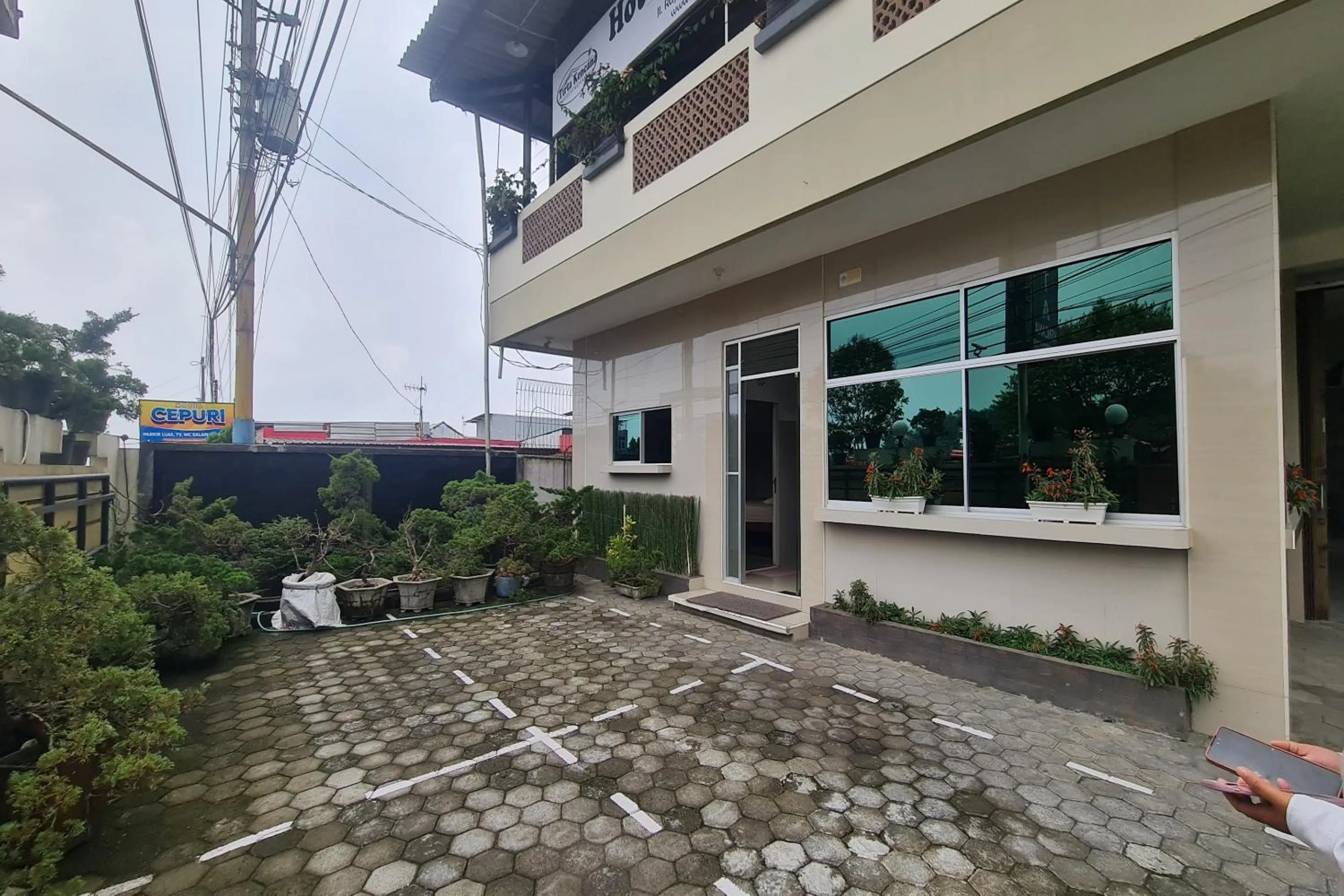 Facade/entrance in Capital O 93250 Hotel Tirta Kencana 2 Baturaden