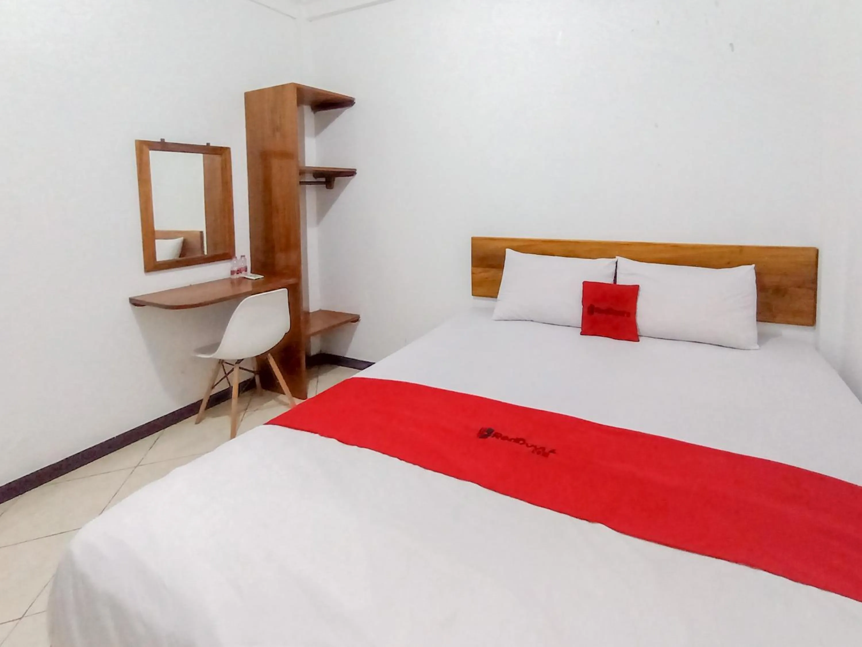 Bedroom, Bed in OYO 93253 Guest House Arundaya Syariah