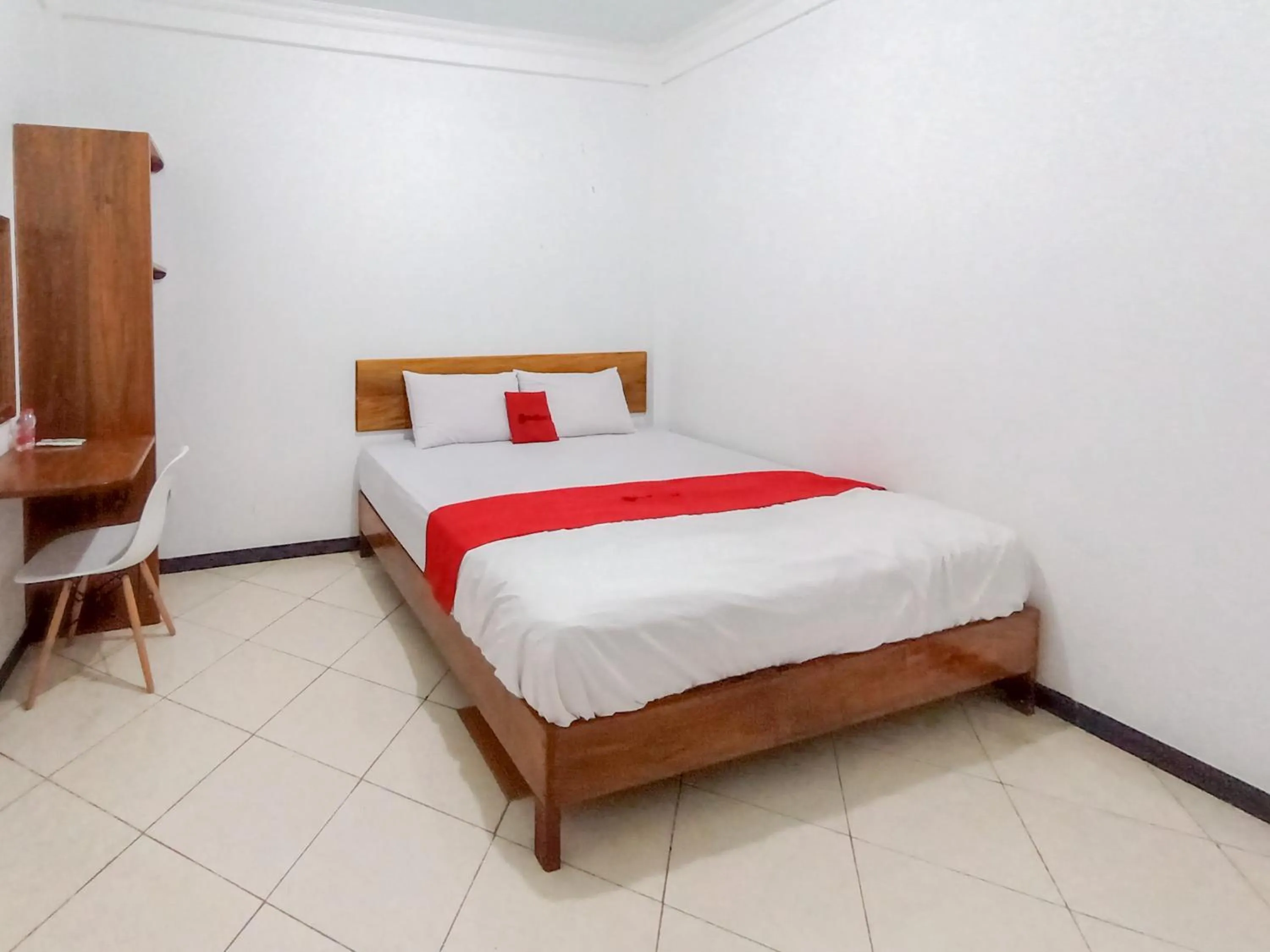 Bedroom, Bed in OYO 93253 Guest House Arundaya Syariah