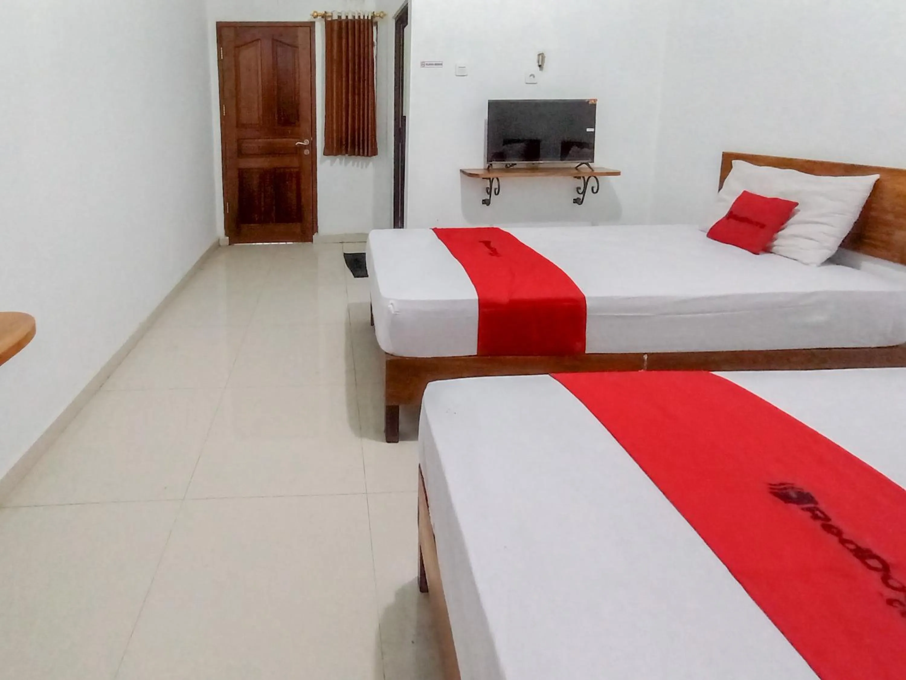 Bedroom, Bed in OYO 93253 Guest House Arundaya Syariah