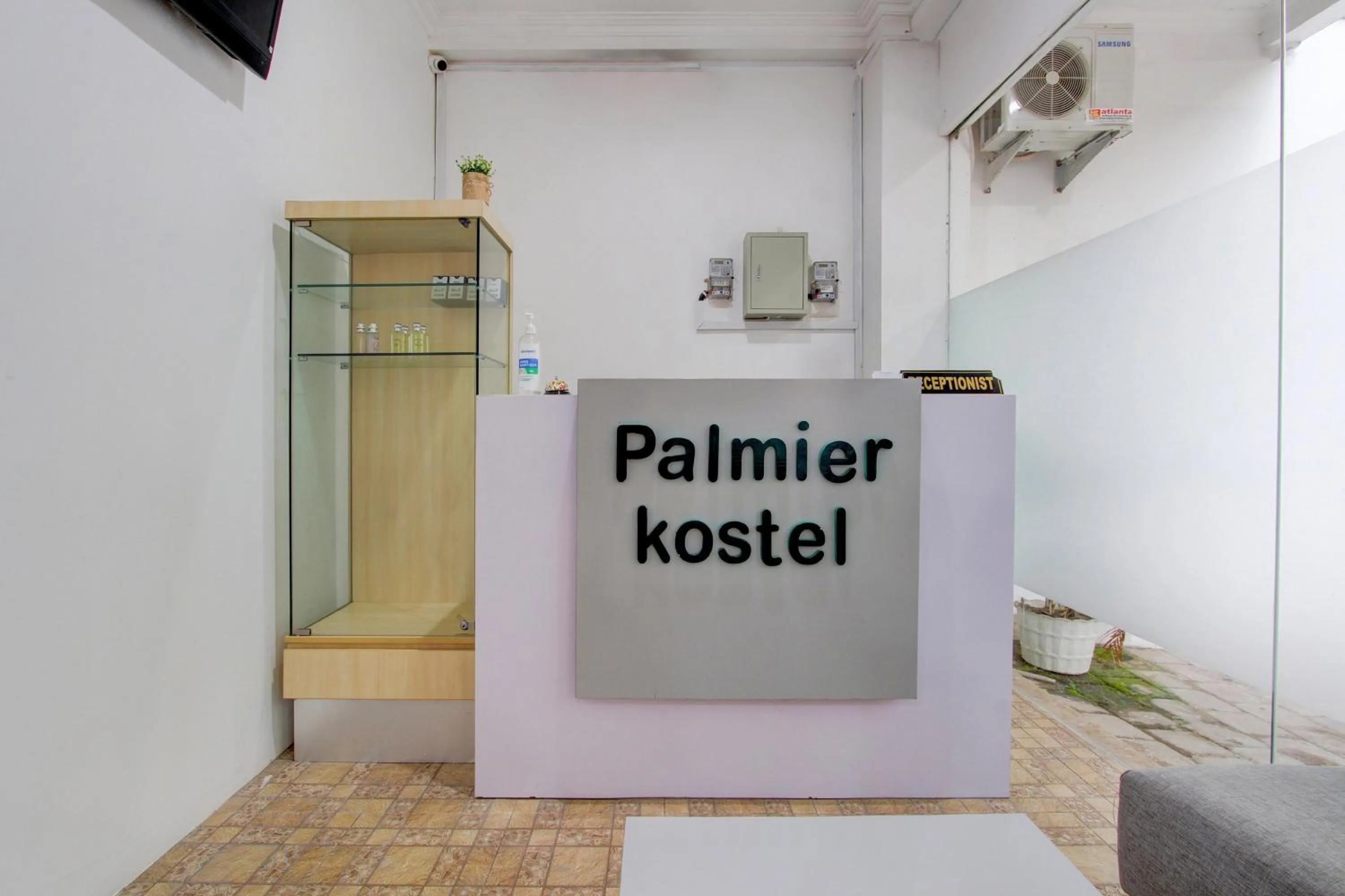 Lobby or reception in Capital O 93266 Palmier Hotel