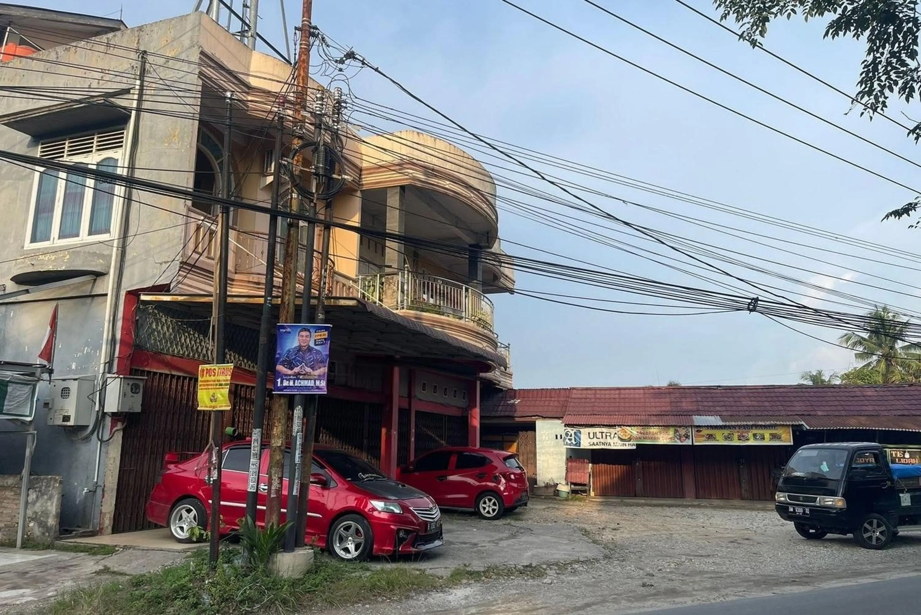 Facade/entrance in Hotel O Handisa Homestay SyariahNearKedai Kopi Atien
