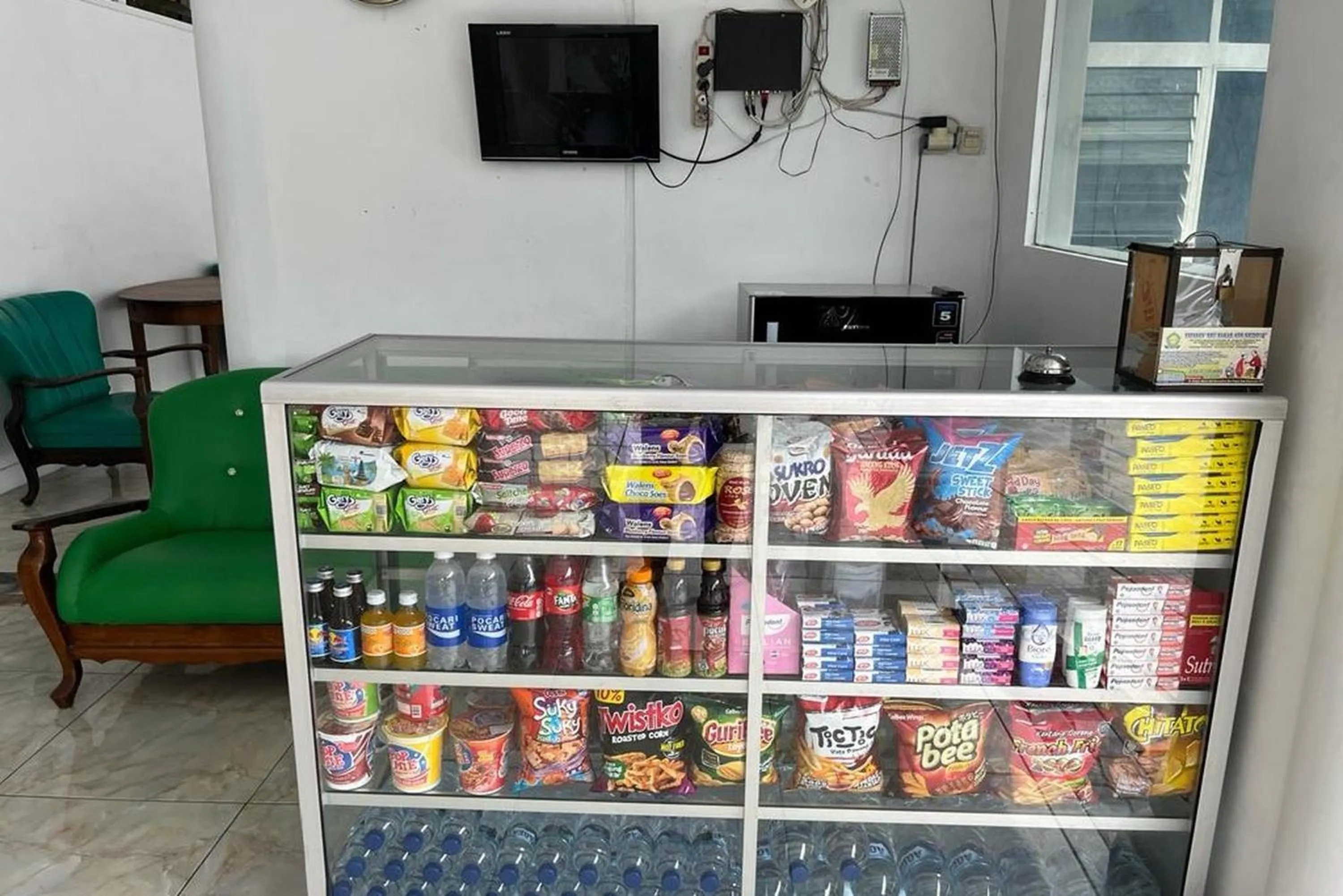 Lobby or reception in Hotel O Handisa Homestay SyariahNearKedai Kopi Atien