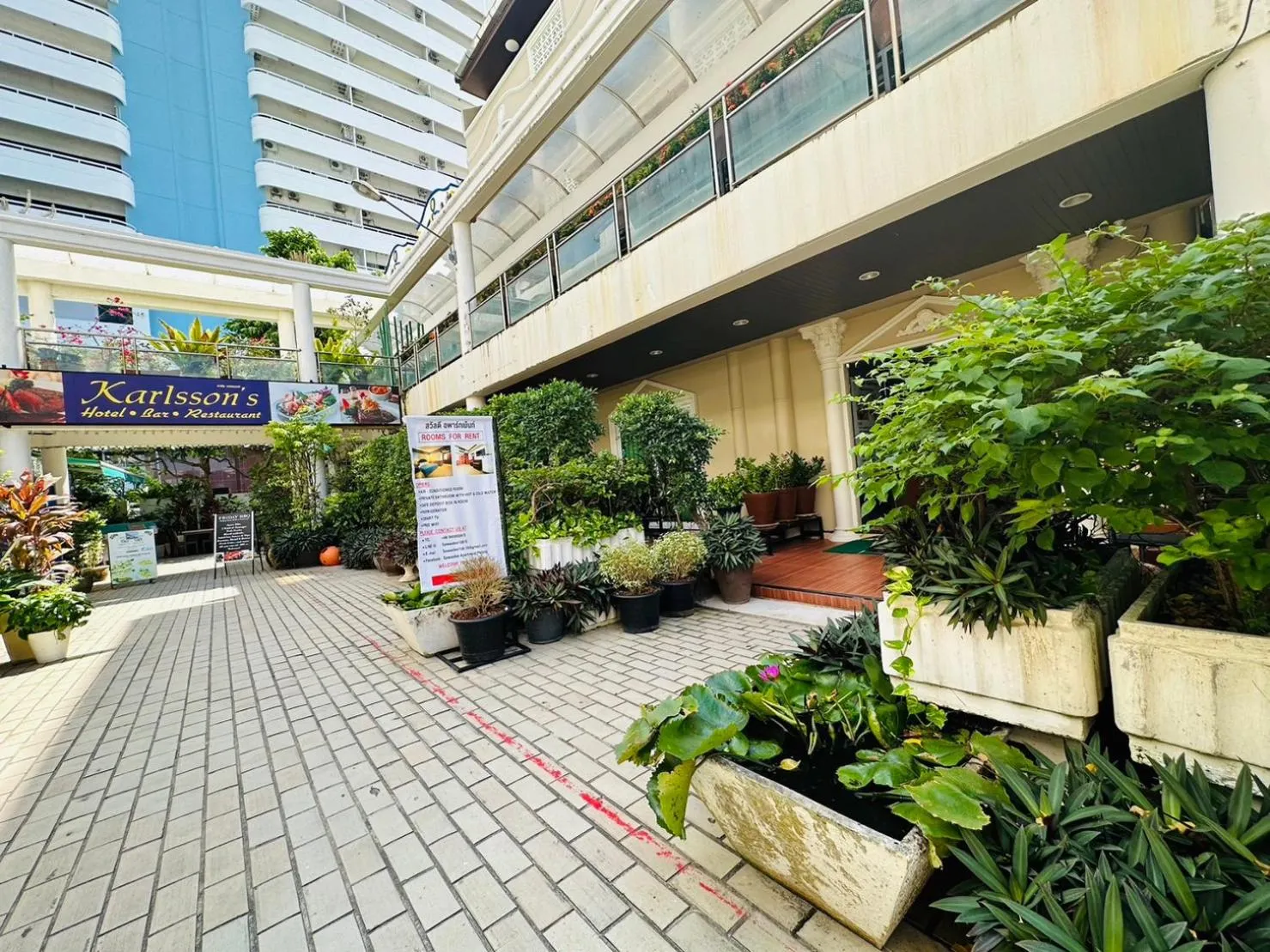 Facade/entrance in Sawasdee Apartment Patong