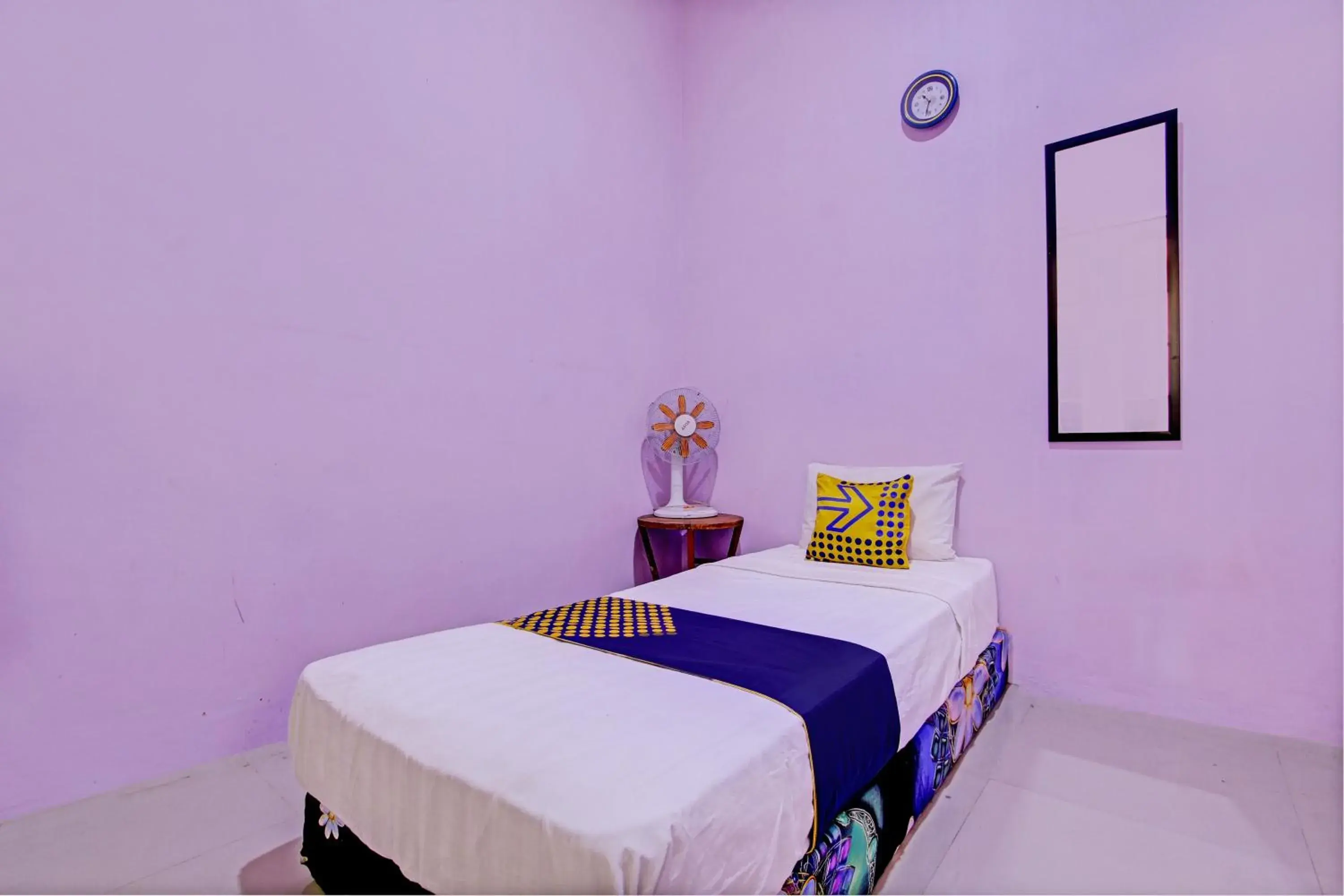 Small Single Room - single occupancy in Hotel O Sengon Kostel Syariah Small Single Room - single occupancy in Hotel O Sengon Kostel Syariah