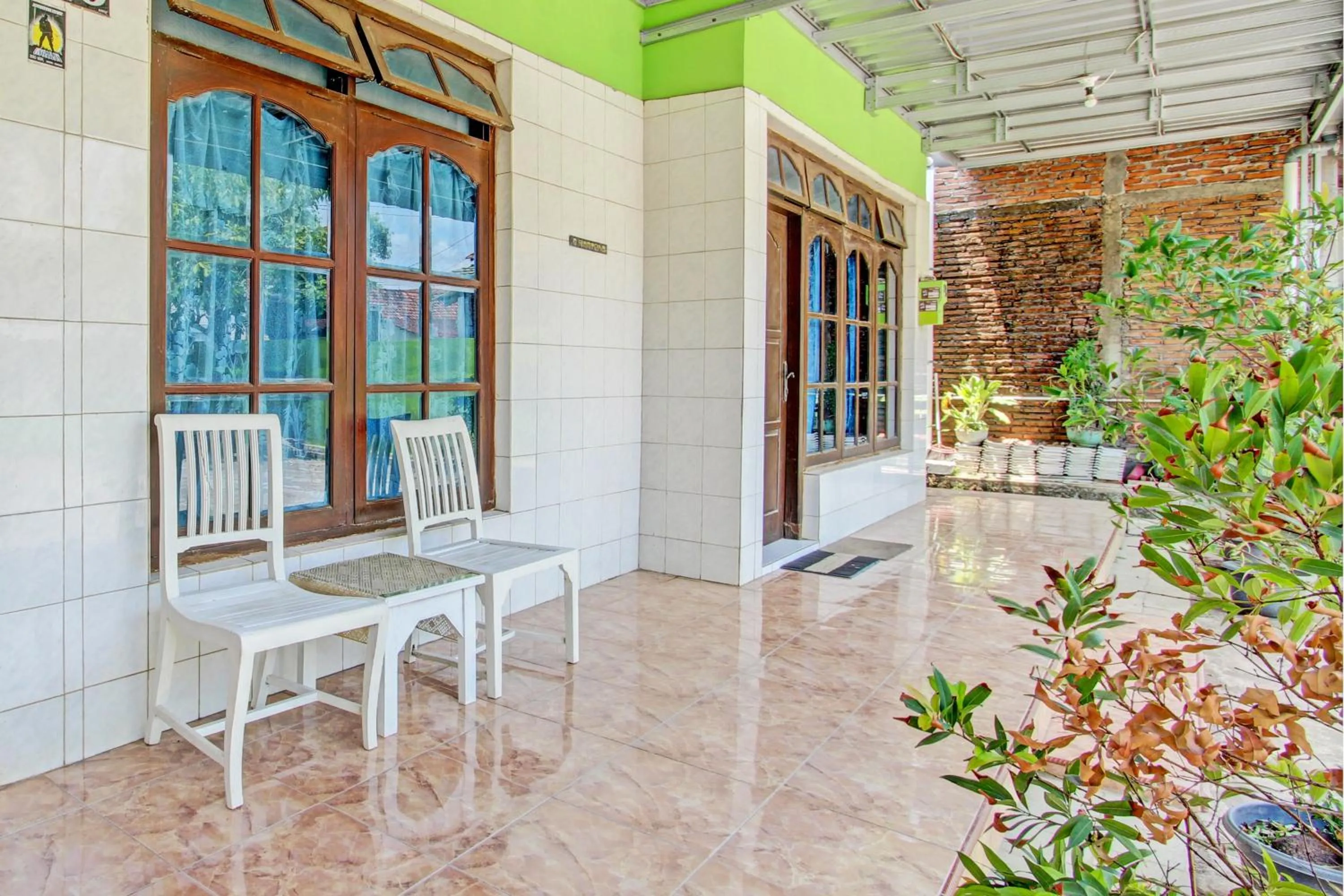 Lobby or reception in Hotel O Sengon Kostel Syariah