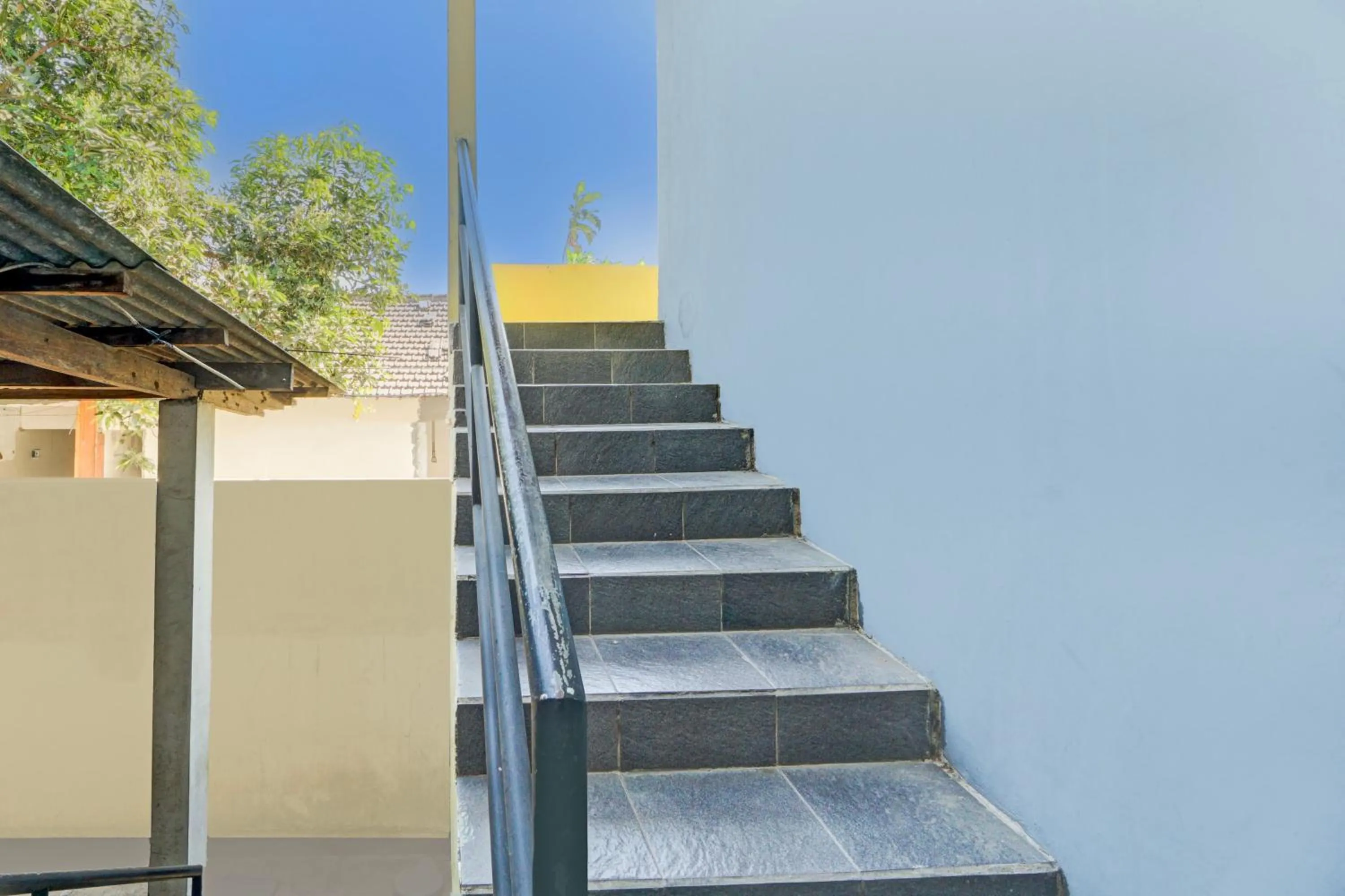 Lobby or reception in OYO Life 93290 Homestay Betro Syariah