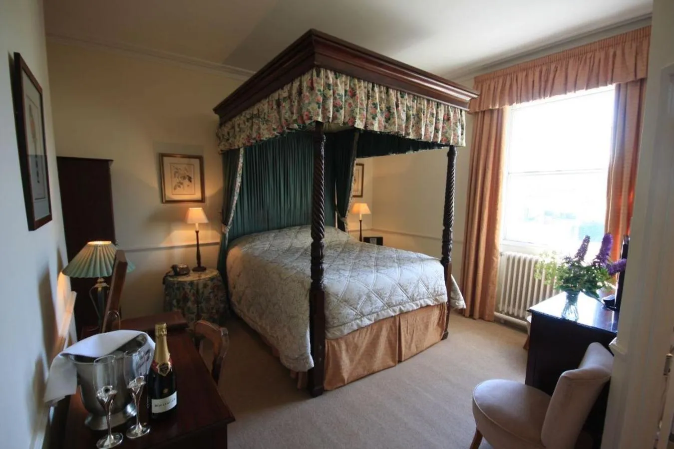 Bed in Worsley Arms Hotel