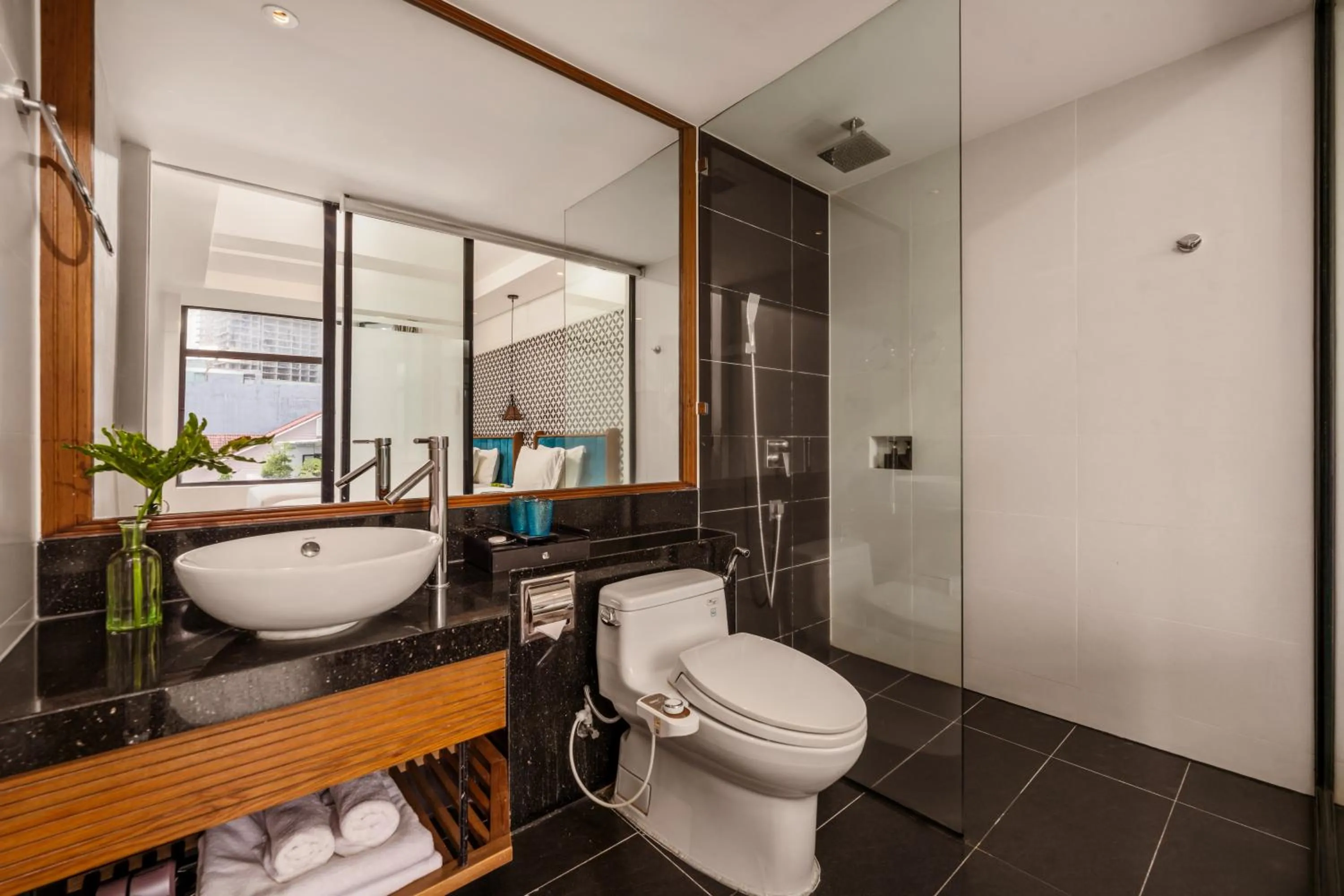 Shower in Brilliant Majestic Hotel