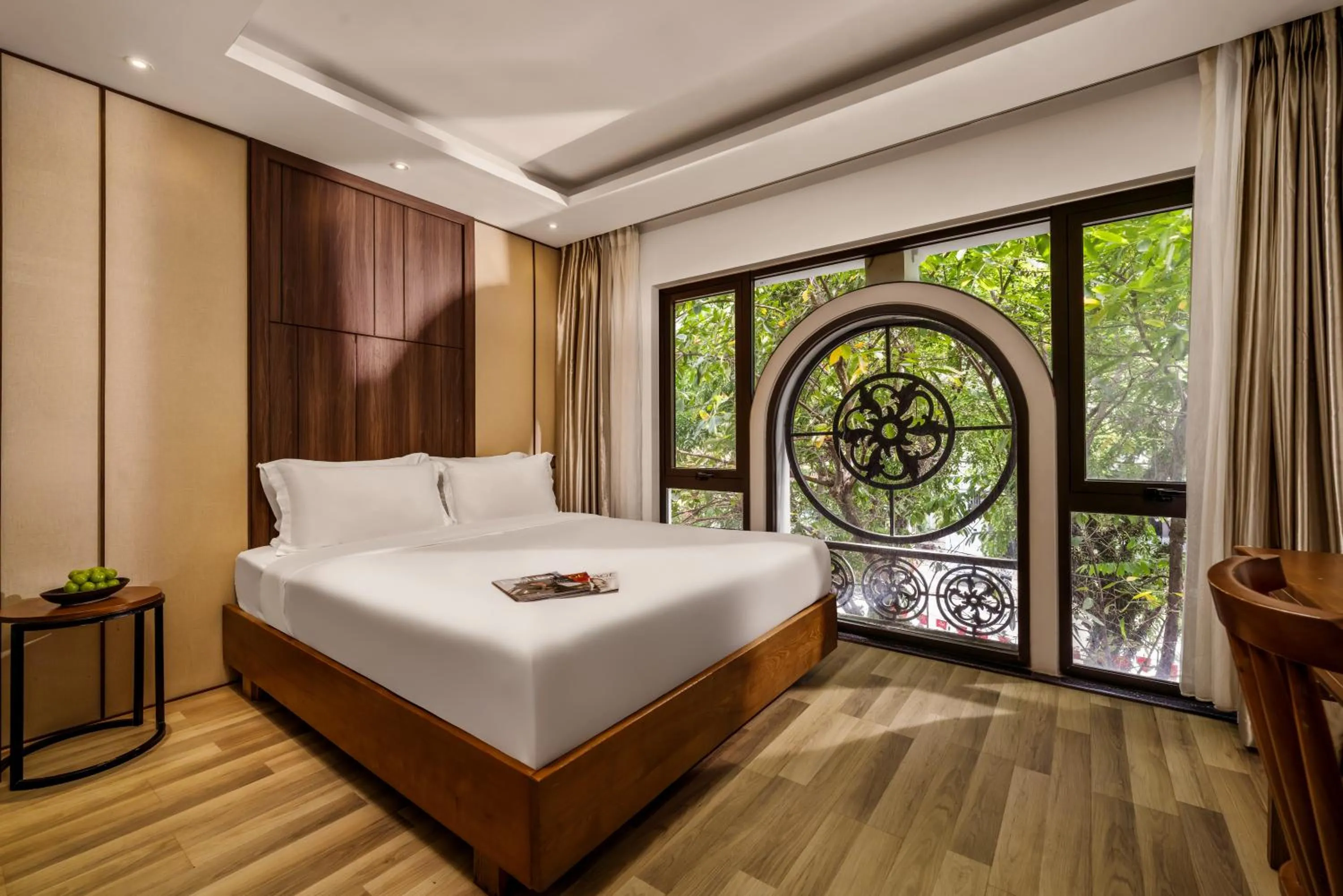 Bed in Brilliant Majestic Hotel