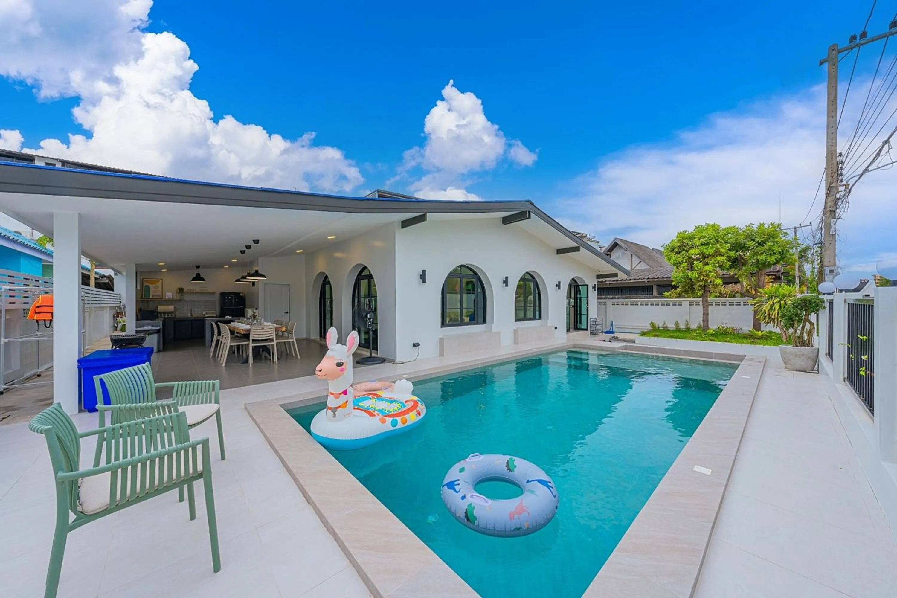 Swimming pool in The 38 Pool Villas Pattaya
