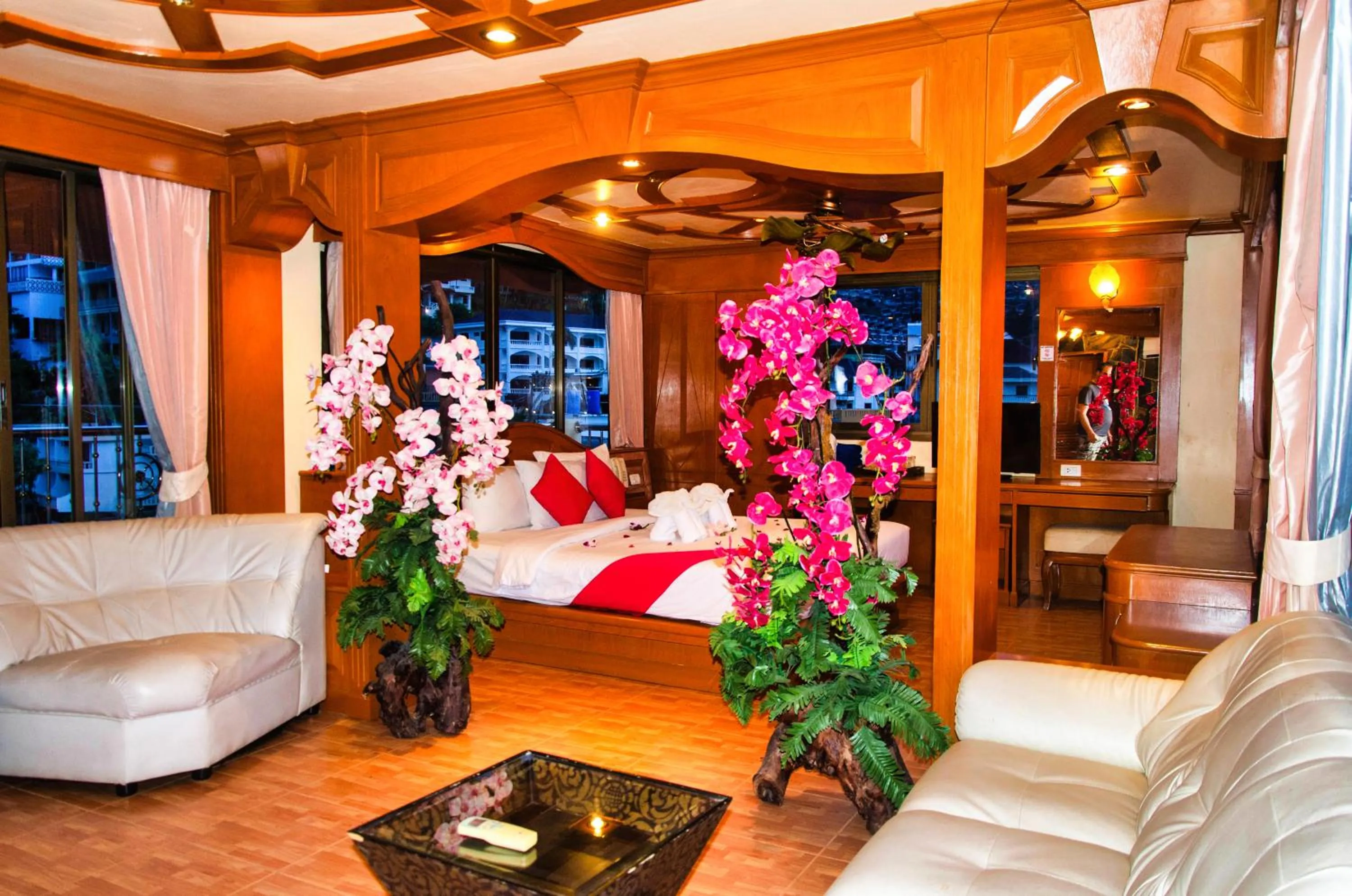 Neighbourhood in Diva Patong Hotel