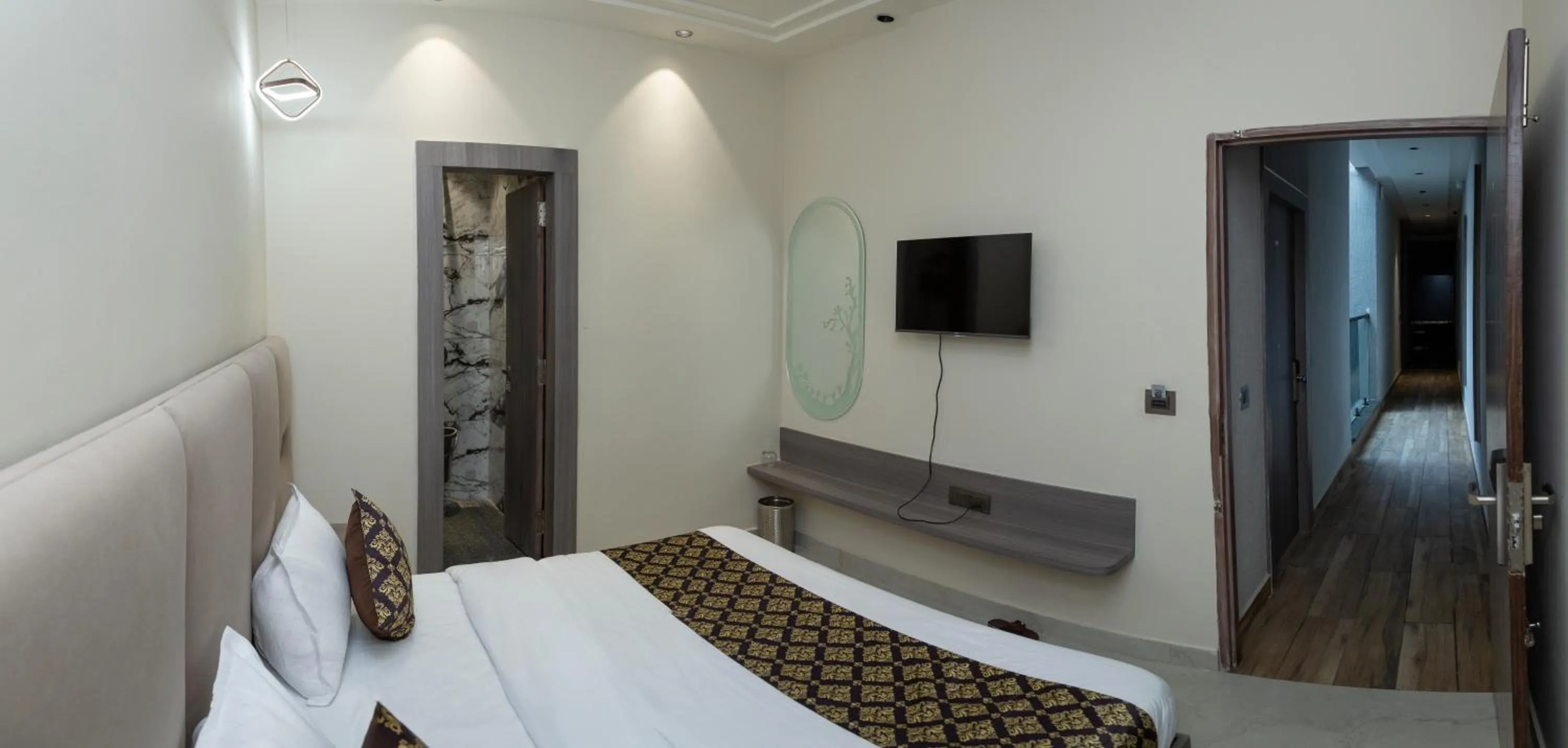 Bedroom, Bed in THE ORIN