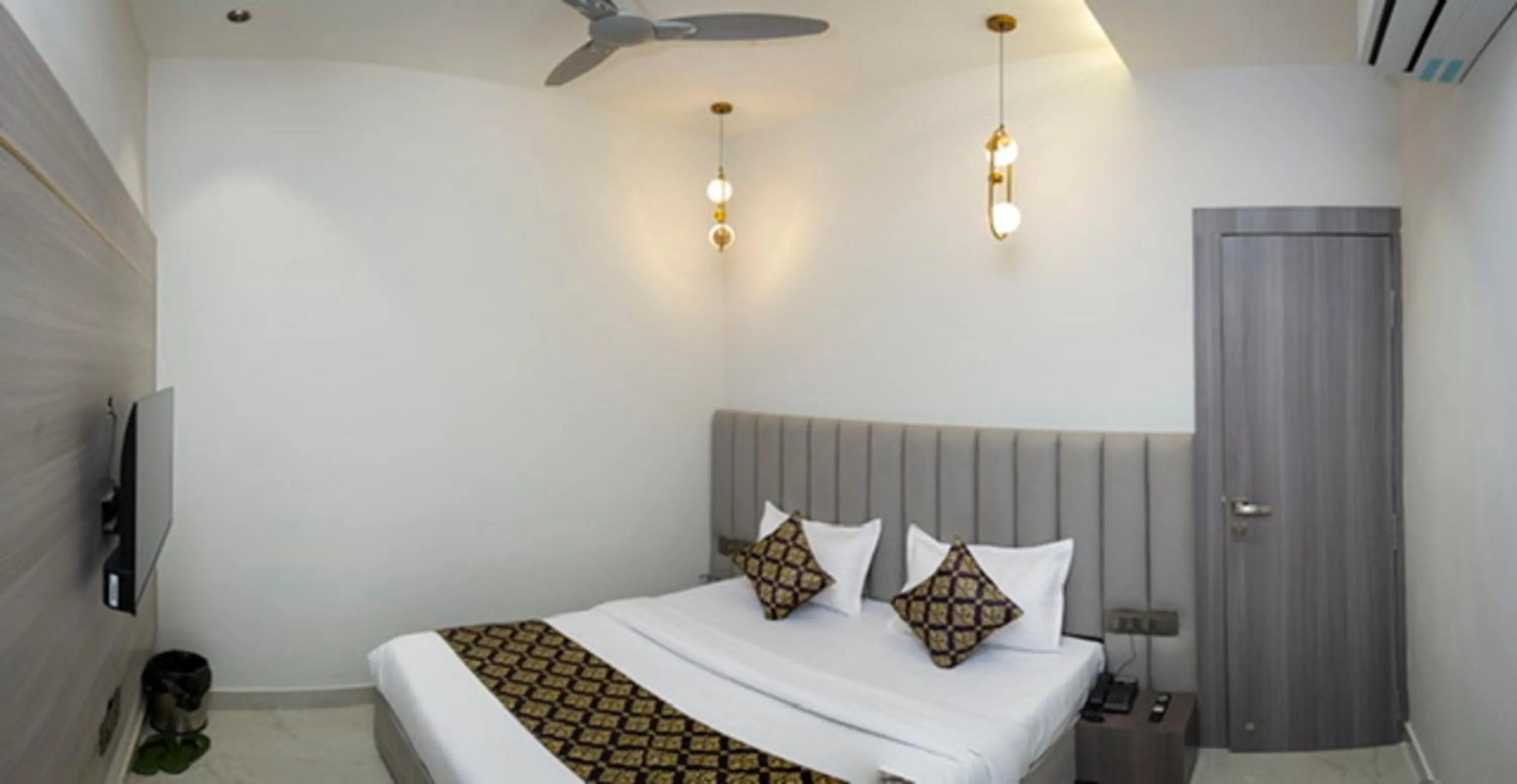 Bedroom, Bed in THE ORIN