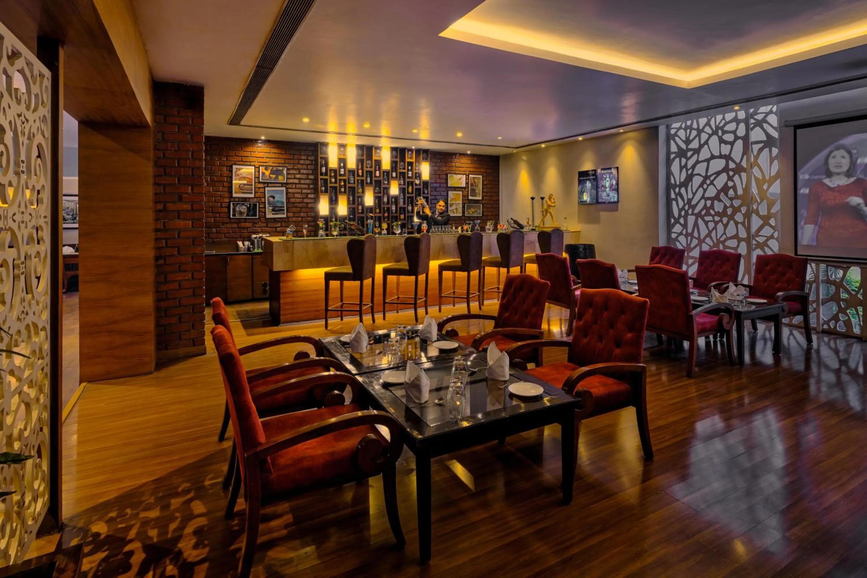 Restaurant/places to eat in Best Western Country Woods Ambala