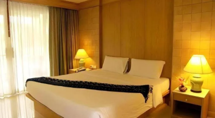 Bed in Phi Phi Banyan Villa