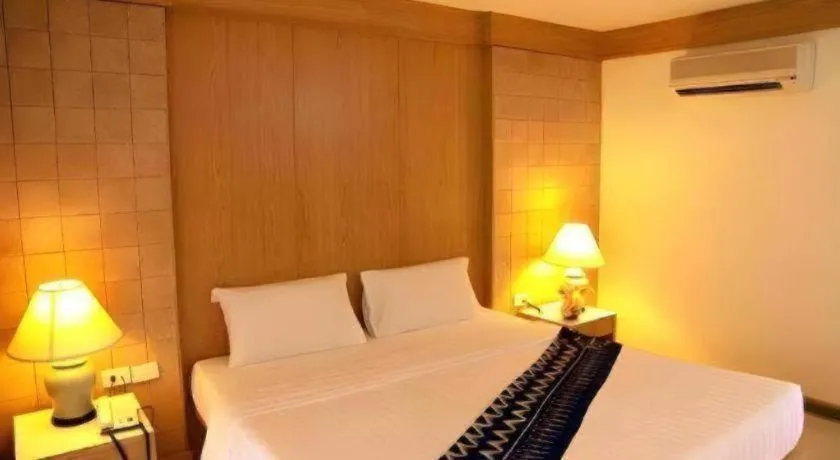 Bed in Phi Phi Banyan Villa