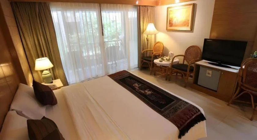 Bed in Phi Phi Banyan Villa