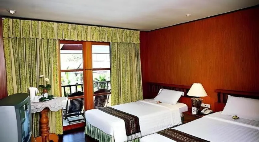 Bed in Phi Phi Banyan Villa