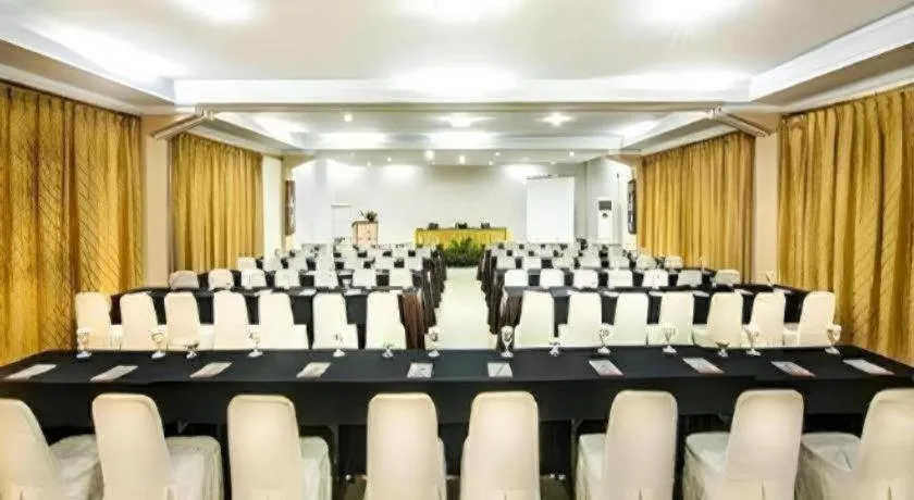 Rizen Premiere Hotel