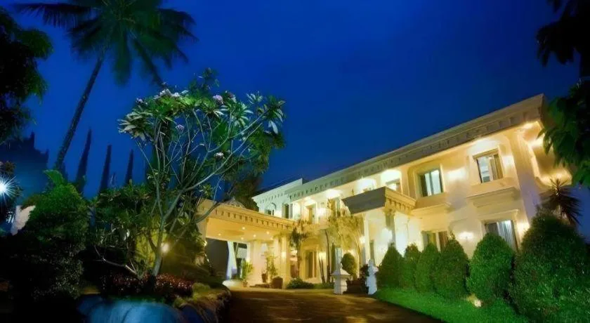 Rizen Premiere Hotel