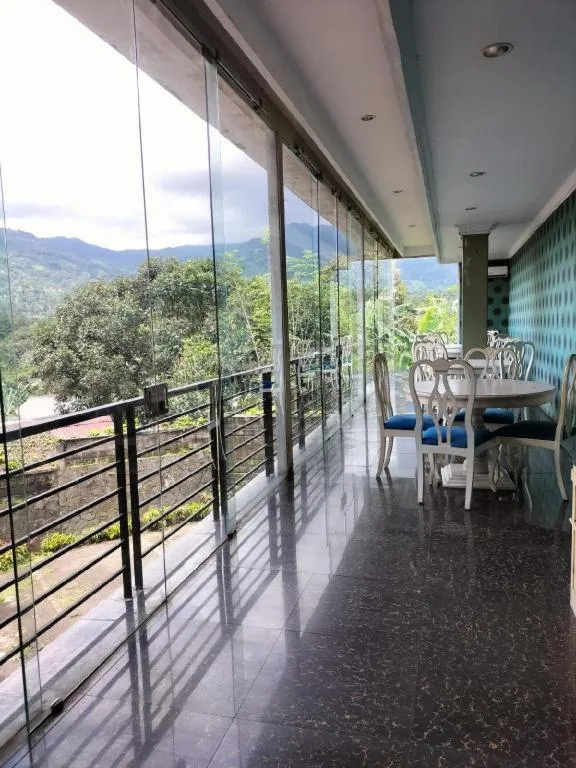 Rizen Premiere Hotel