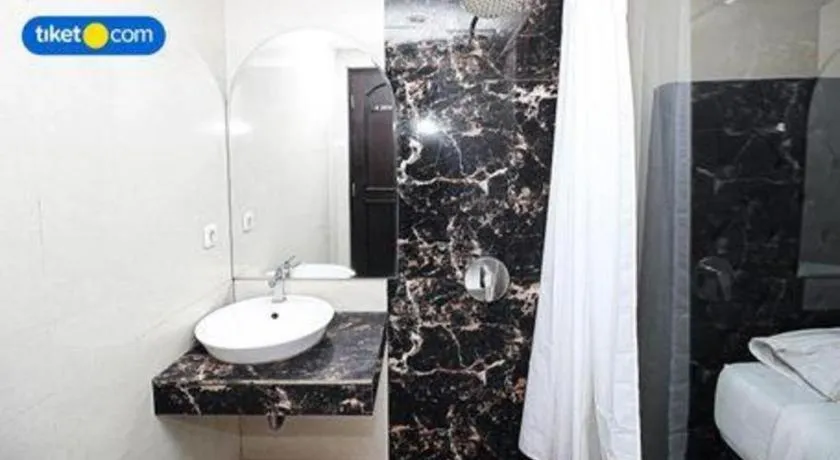 Rizen Premiere Hotel